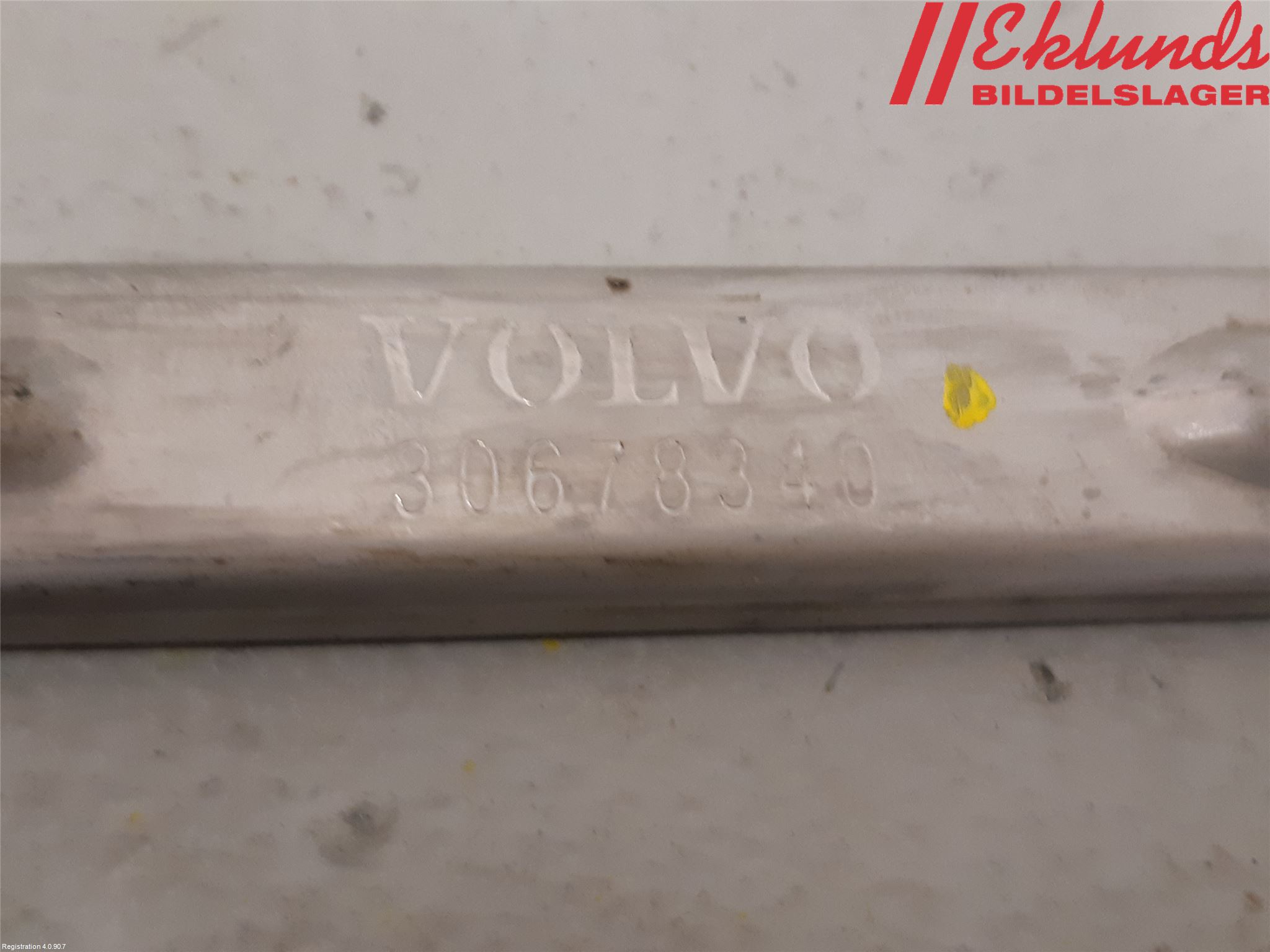 Volvo V70 08-13 Strålkast Fästsarg