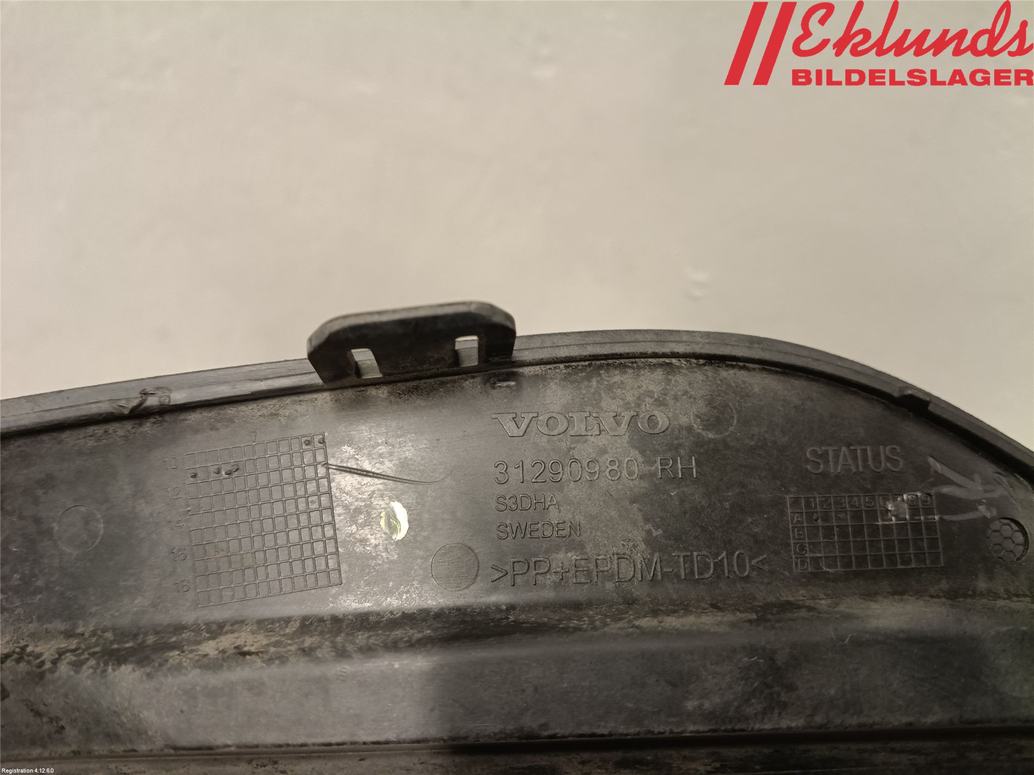 Volvo V60 11-13 Stöt Utfyllnad-List-Grill