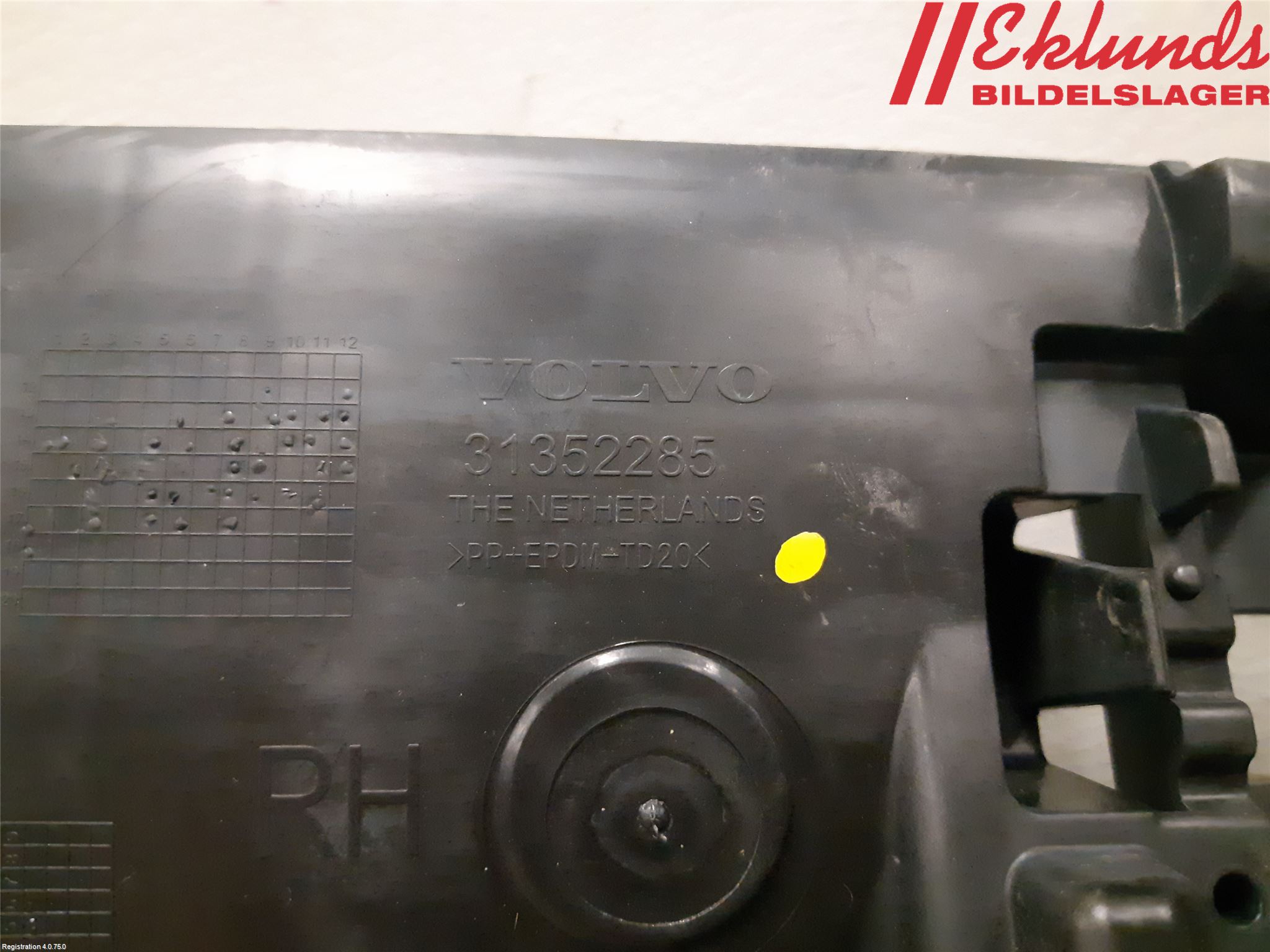 Volvo V60 14-18 Stötfångarfäste Bak Hö