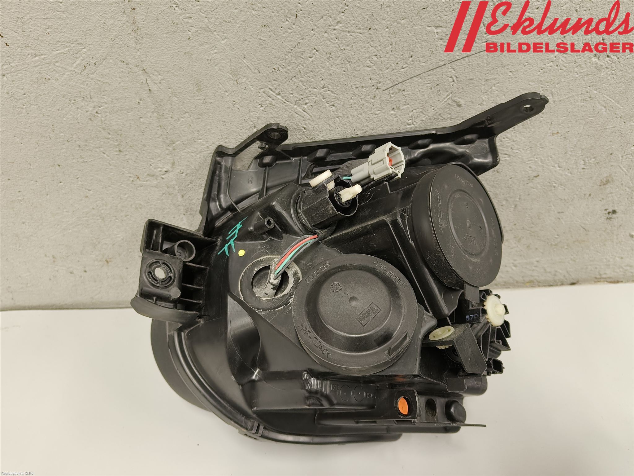 Nissan JUKE 14-19 Strålkastare Höger