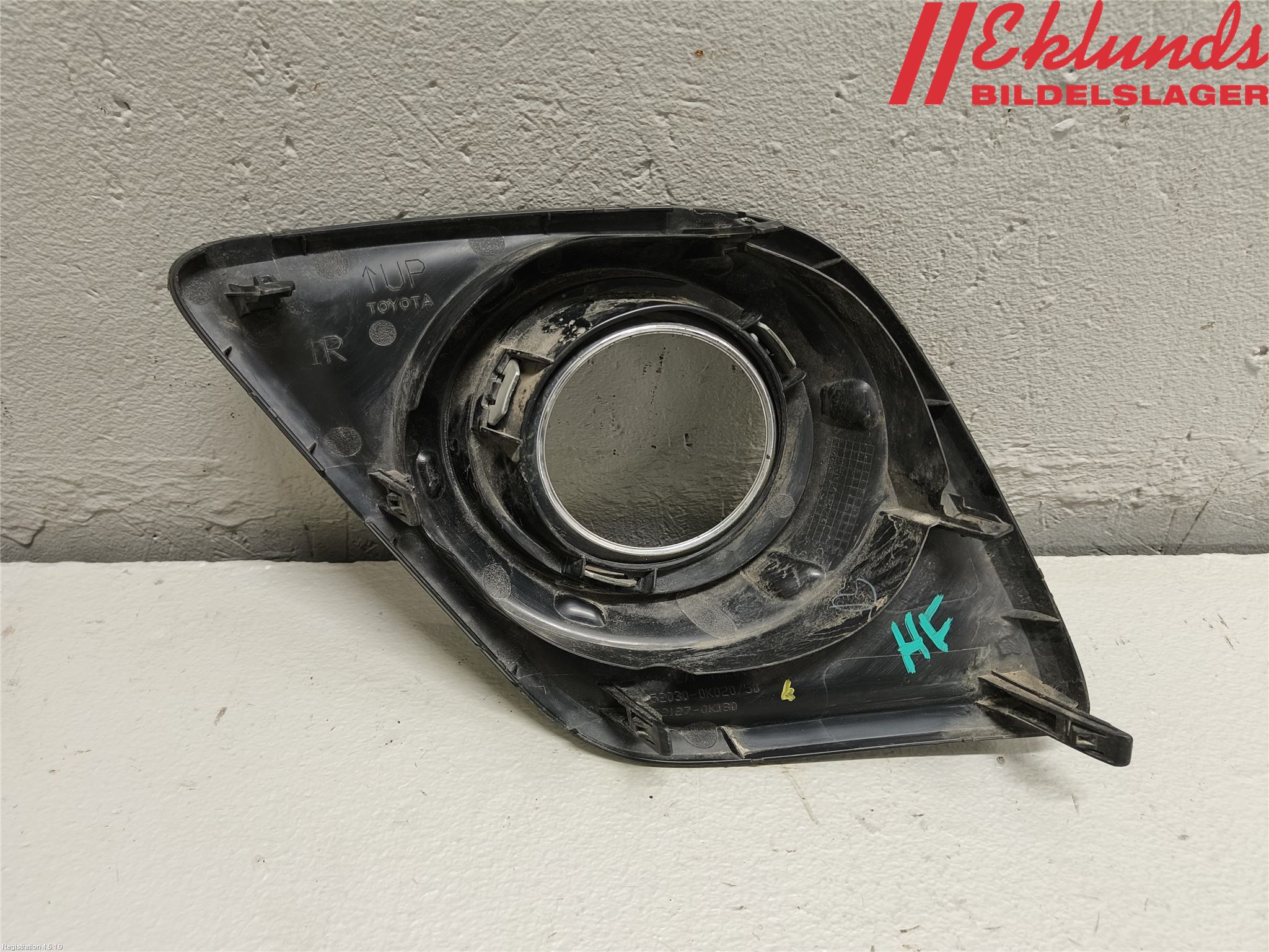 Toyota HILUX 16- Dimljussarg Fram