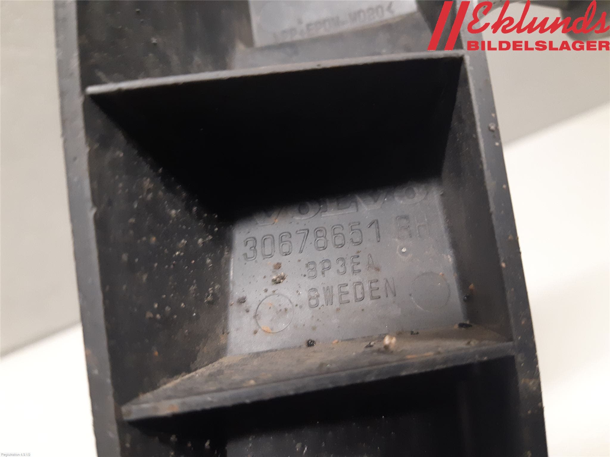 Volvo V70 08-13 Stötfångarfäste Bak Hö