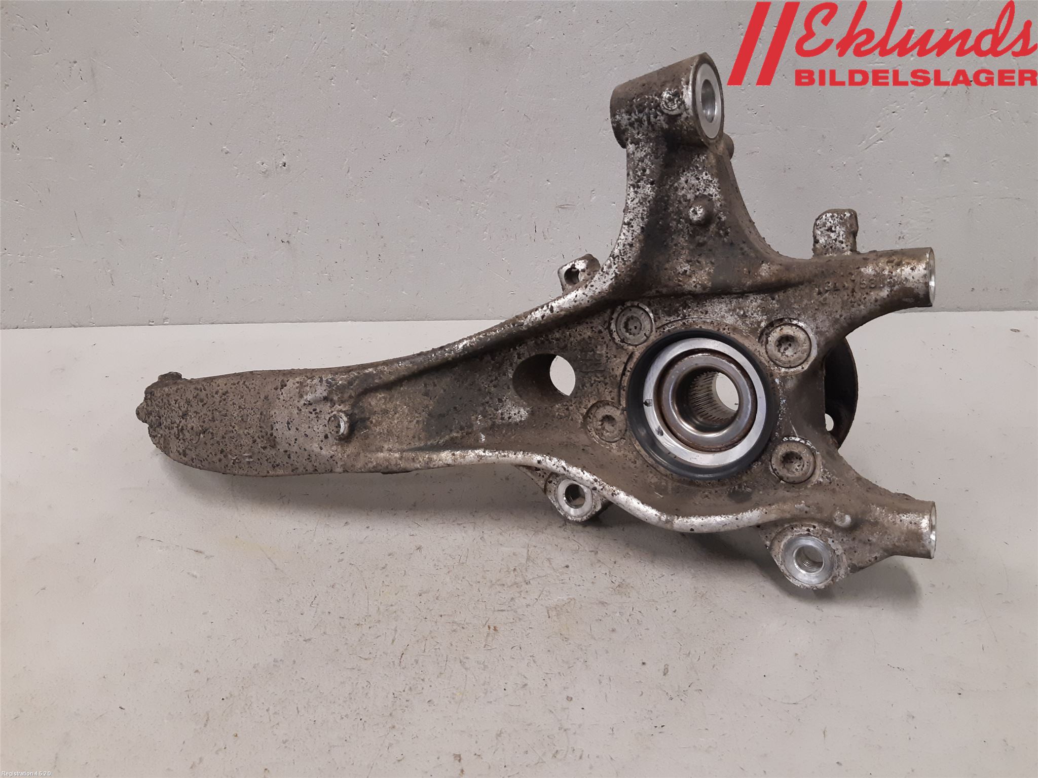 Volvo V60 19- Styrspindel Lagerhus Hö