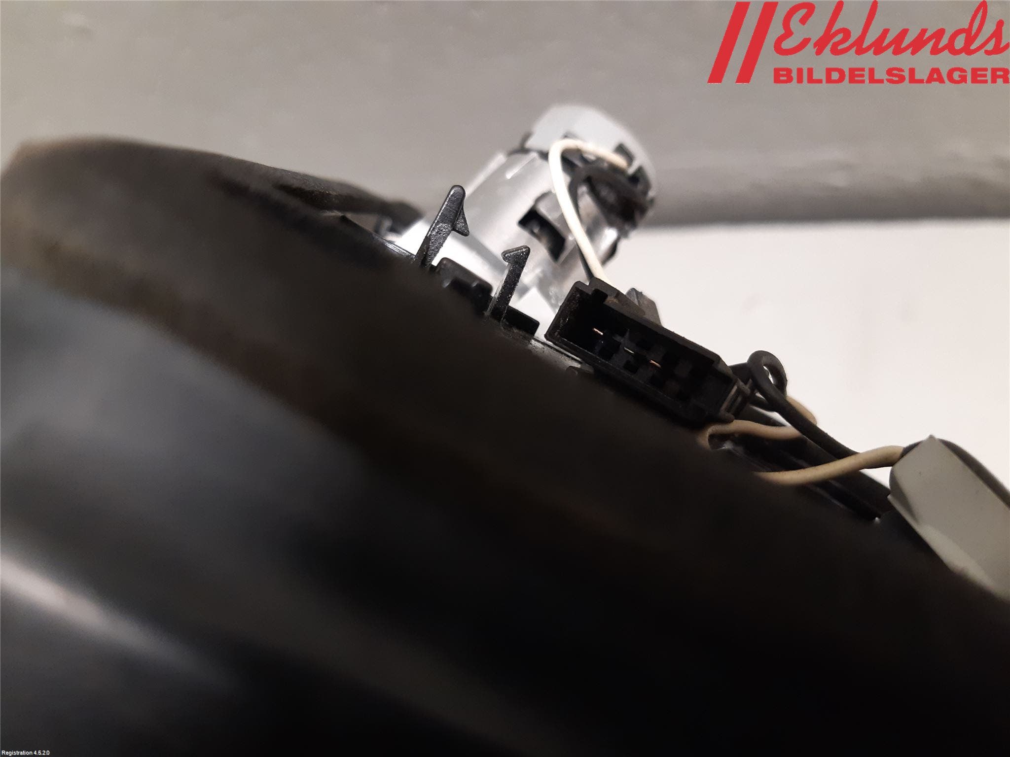 Opel ASTRA J 10-15 Bakljus Lucka Vä