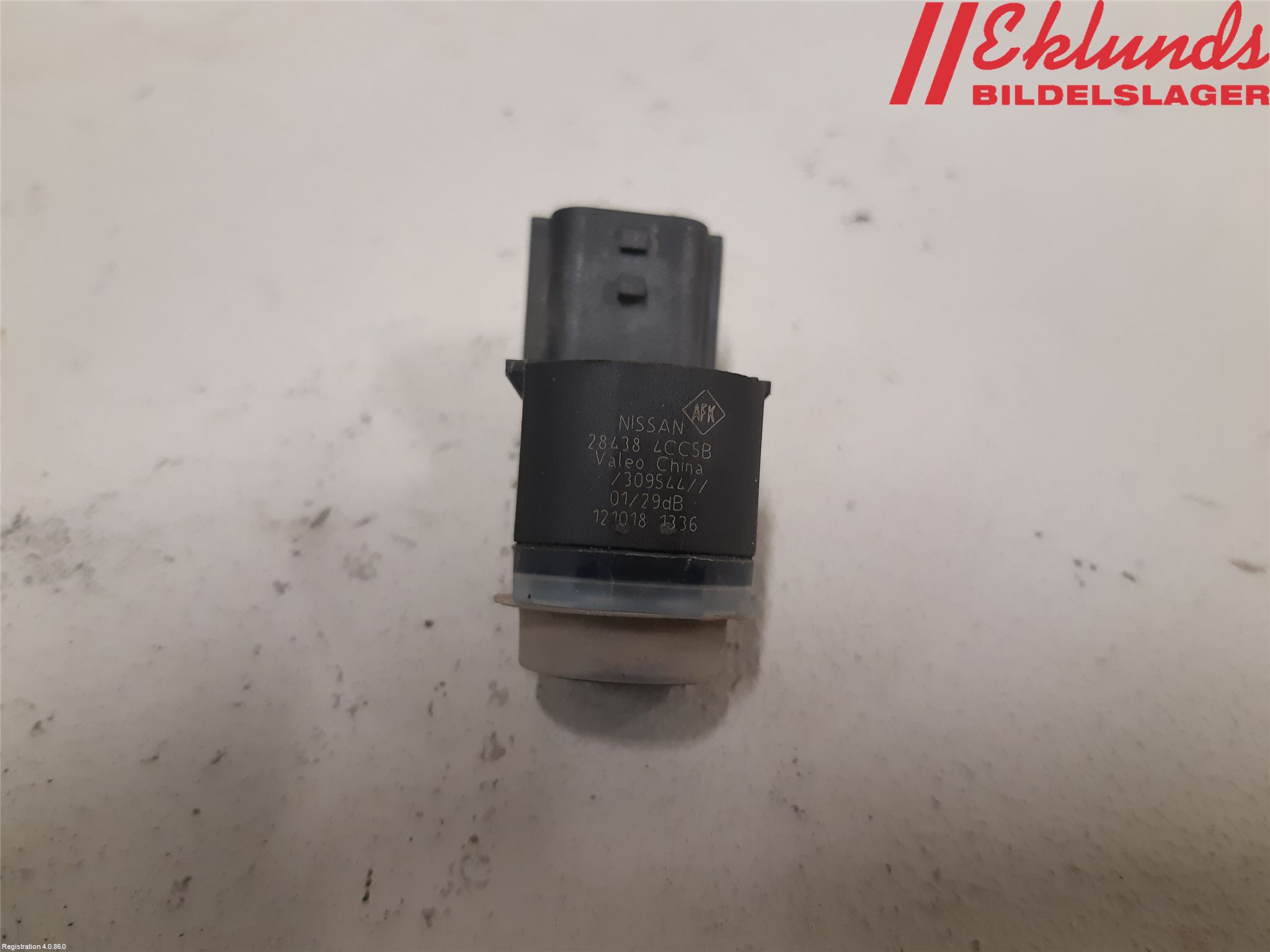 Nissan X-TRAIL 14-21 Parkeringshjälp Frontsensor
