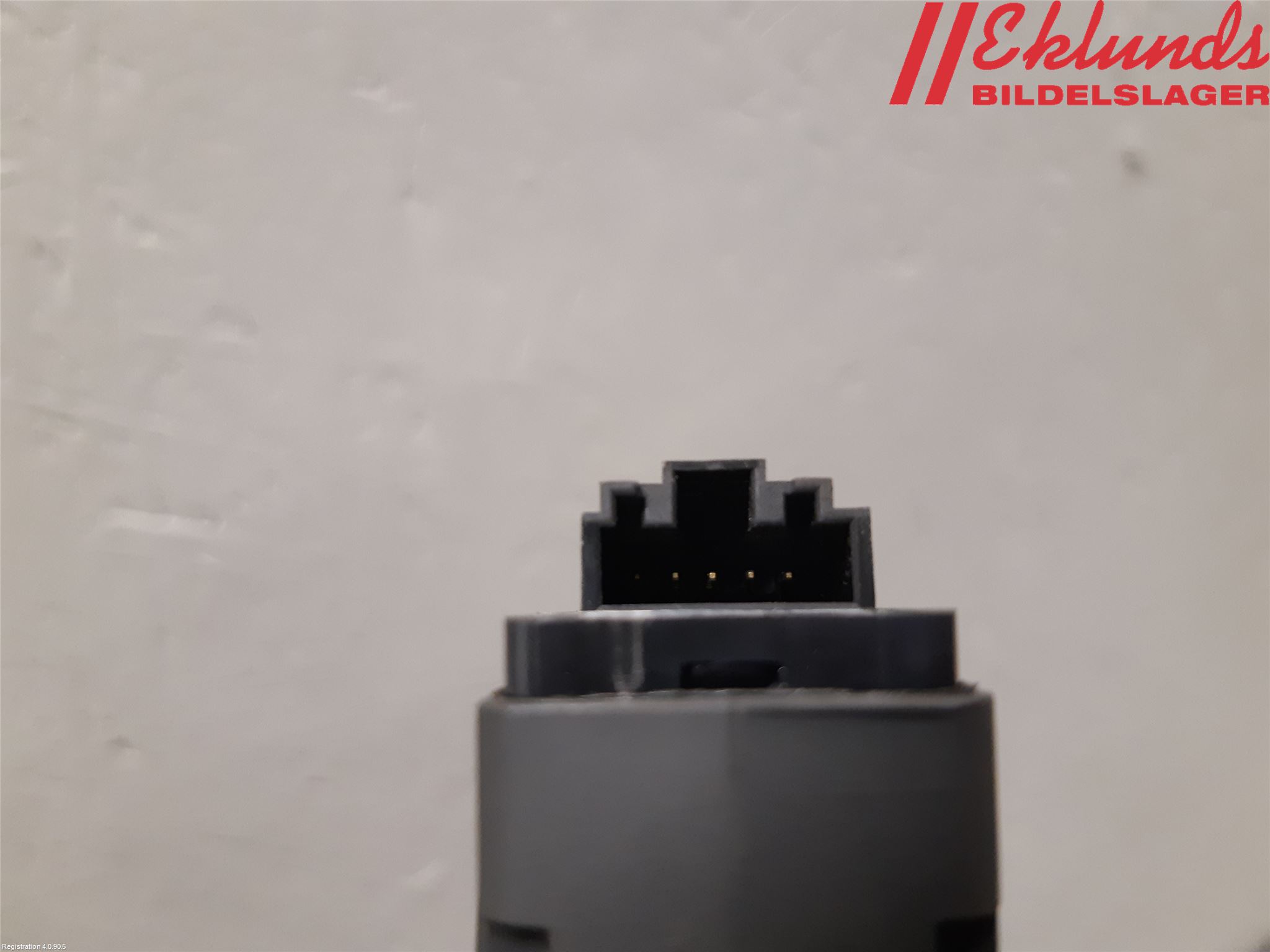 Audi A6 F2/C8 19- Strömställare Dragkrok