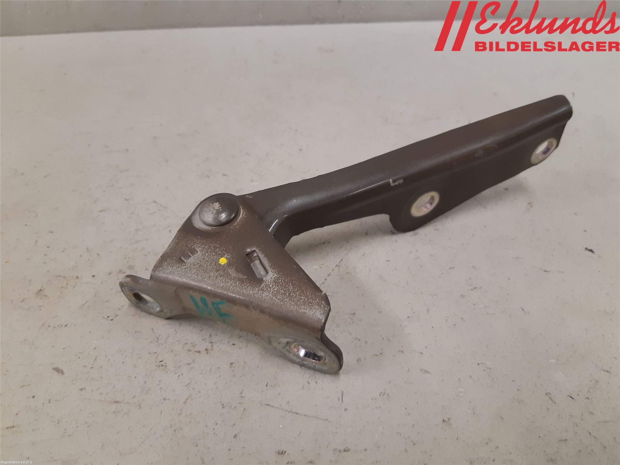 Mitsubishi L200 06-15 Huvgångjärn