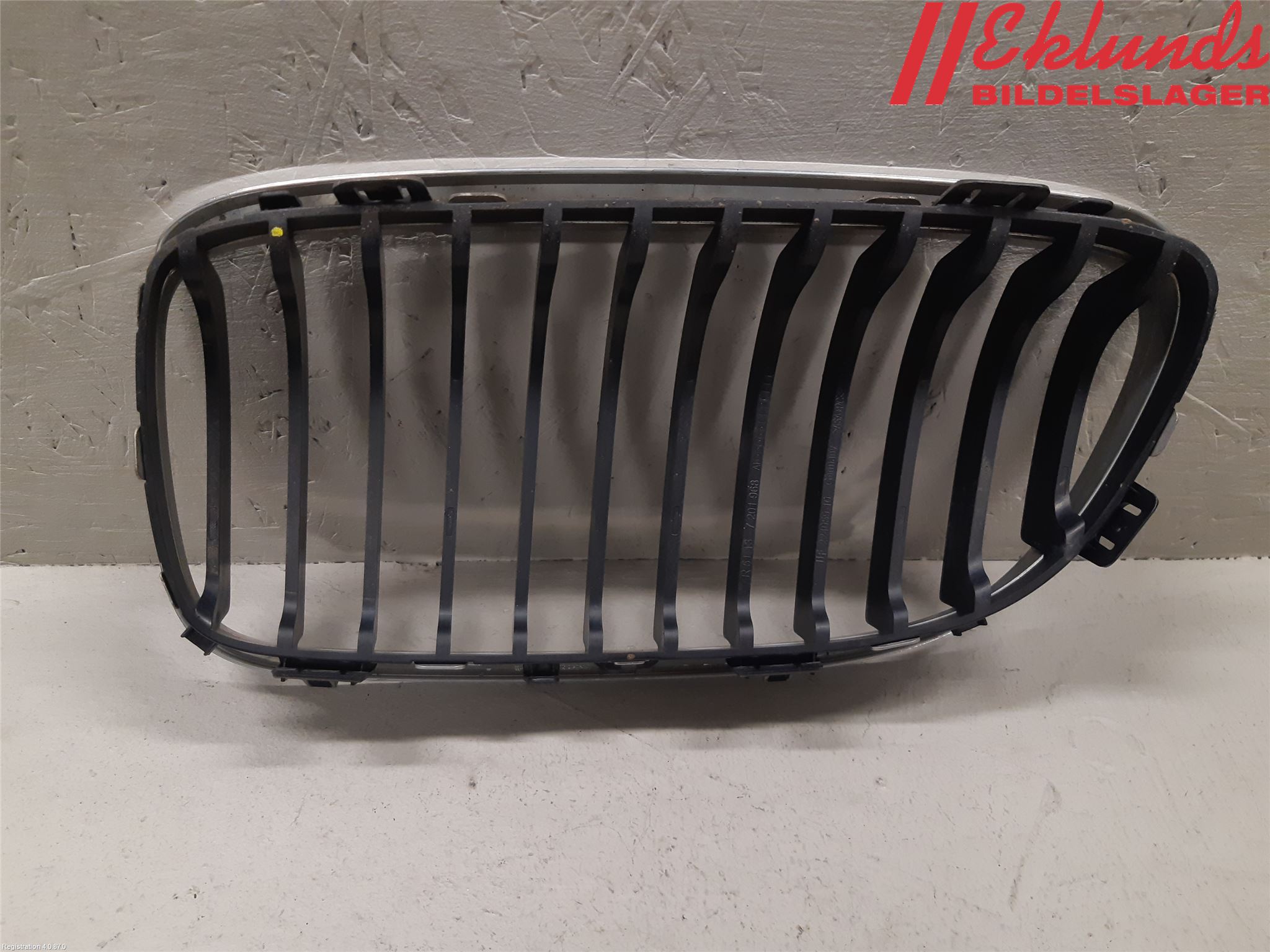 BMW 3 E90/91 SED/TOU 05-12 Grilldel Höger