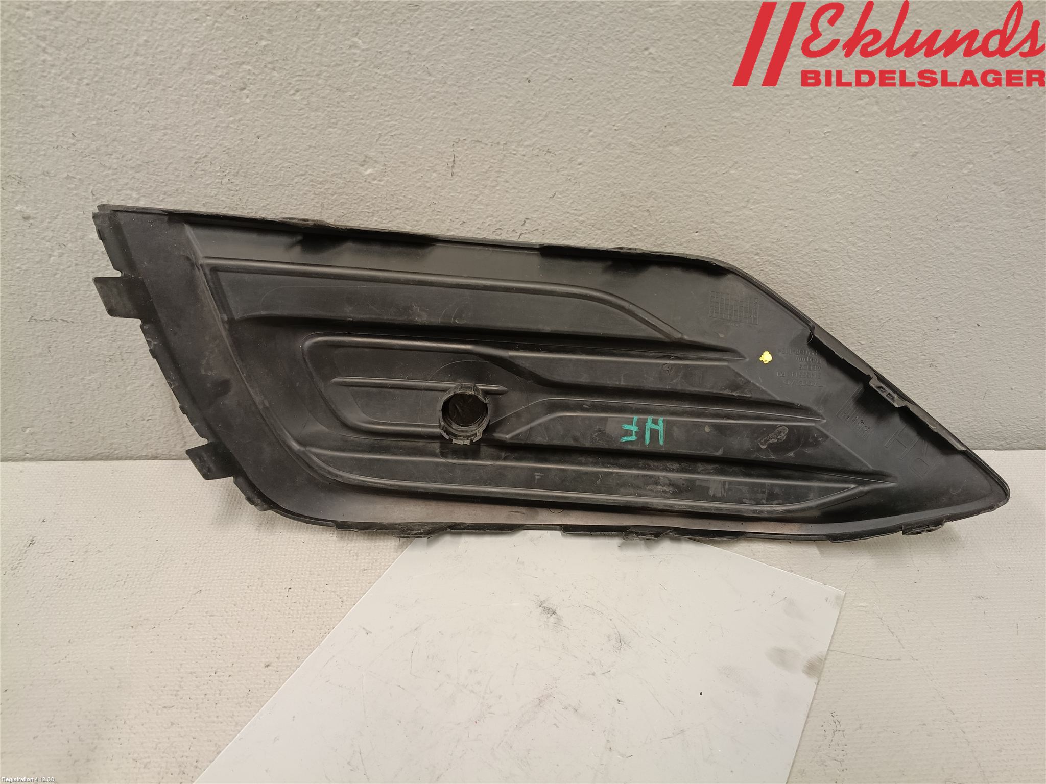 Volvo V60 19- Dimljussarg Fram