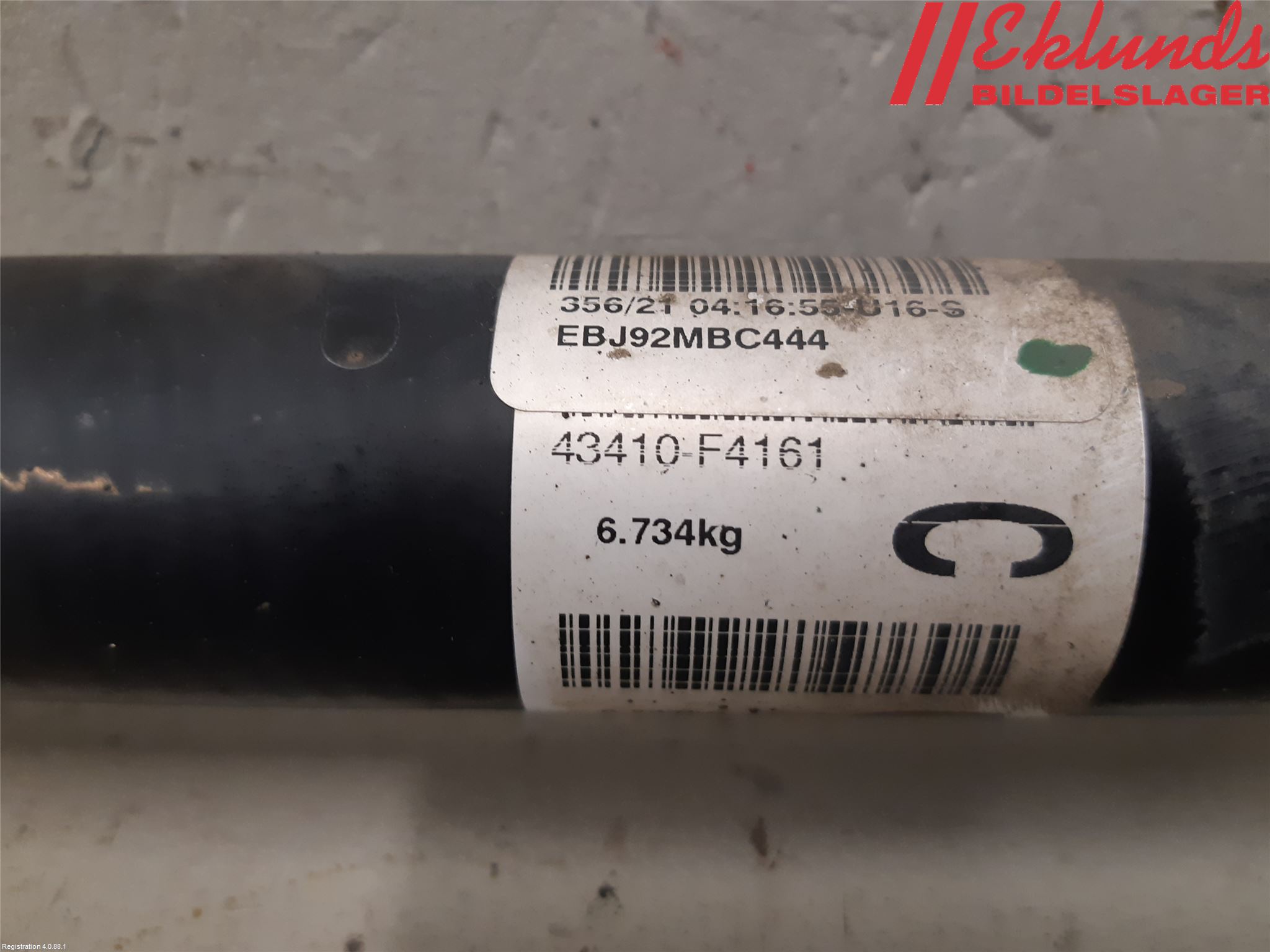 Toyota C-HR 16-23 Drivaxel Fram Höger