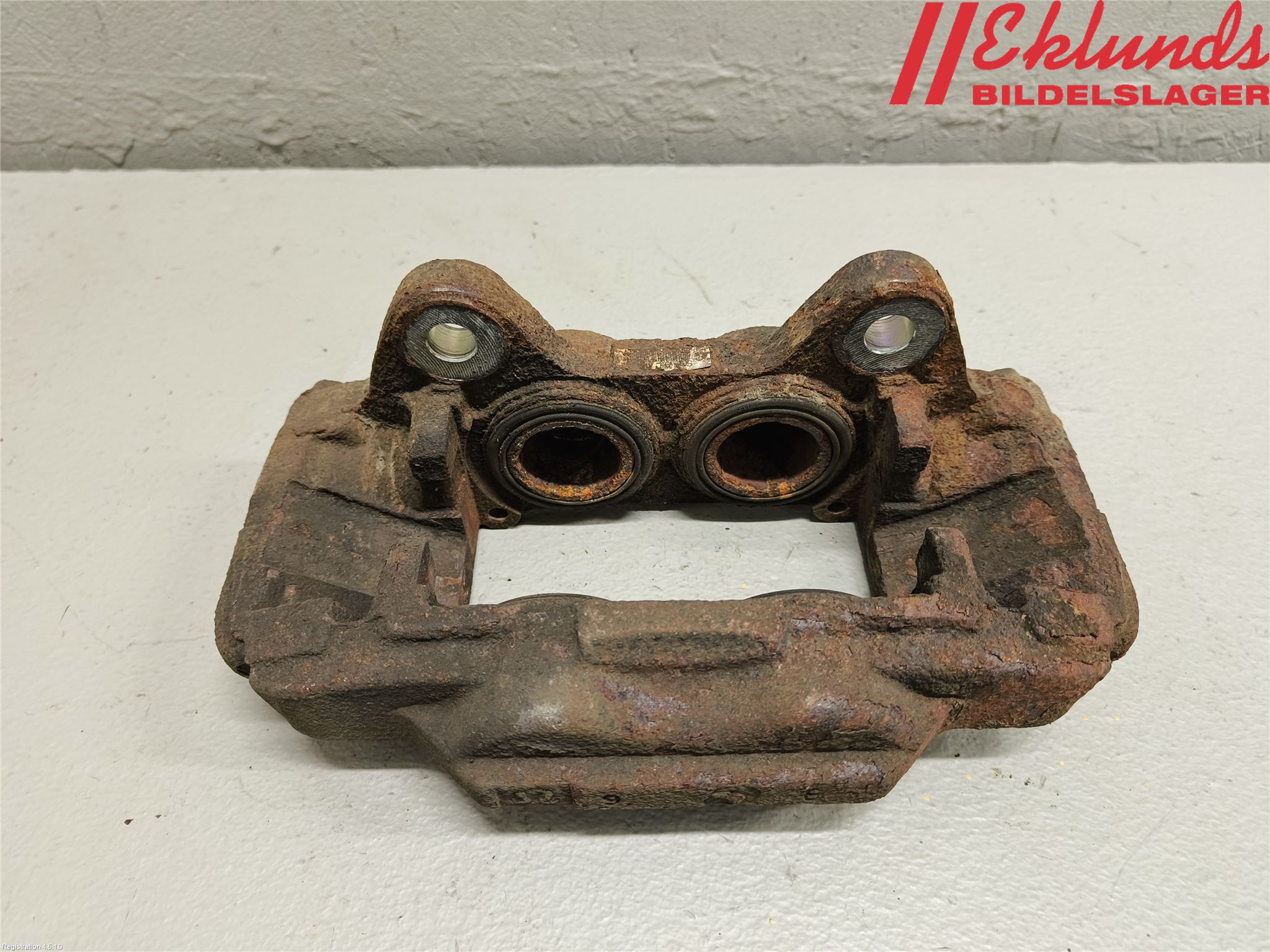 Toyota HILUX 16- Bromsok Fram Höger