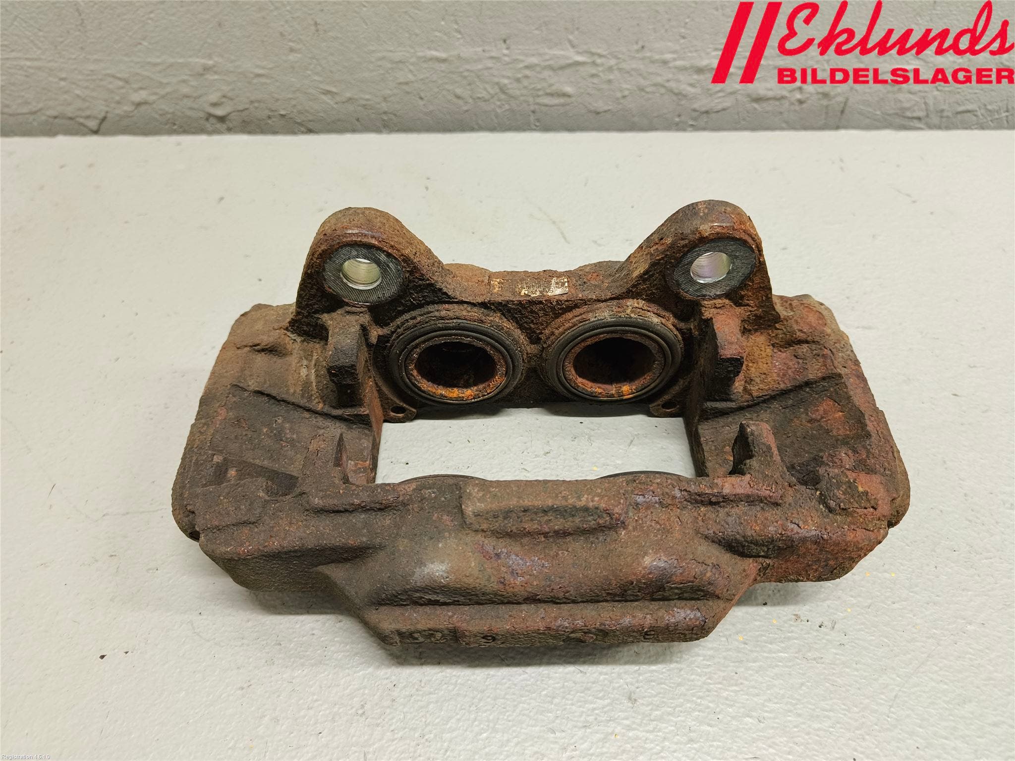 Toyota HILUX 16- Bromsok Fram Höger