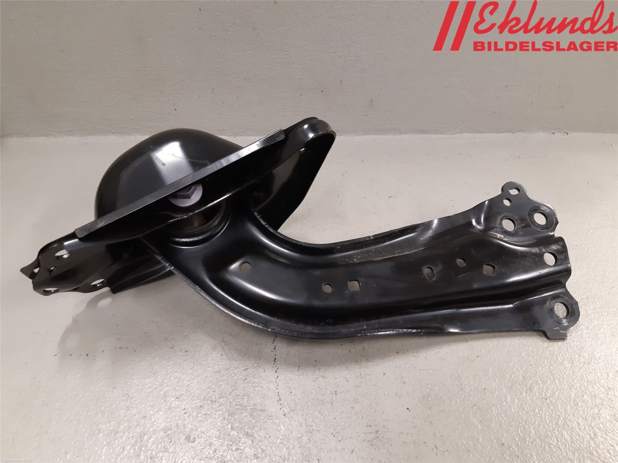 Lexus UX/300e 19- Bärarm Bak Höger