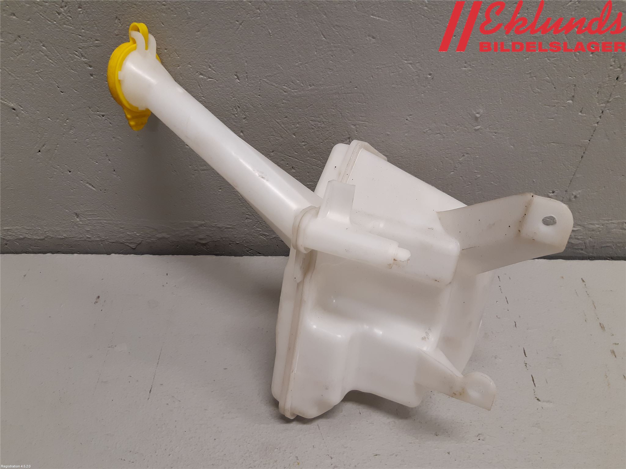 Toyota YARIS XP130 15-20 Spolartank Vindruta