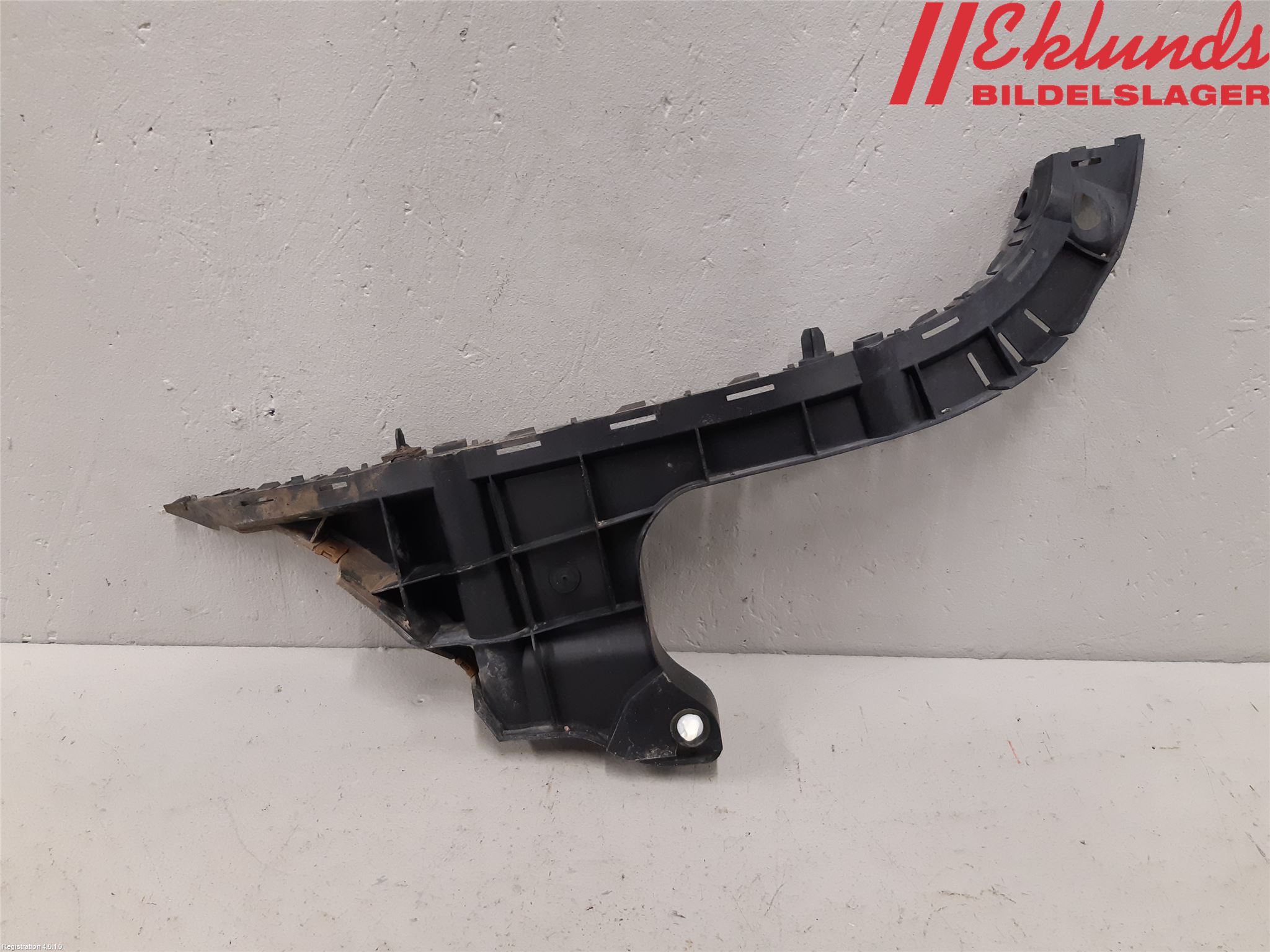 Volvo V70 14-16 Stötfångarfäste Bak Hö