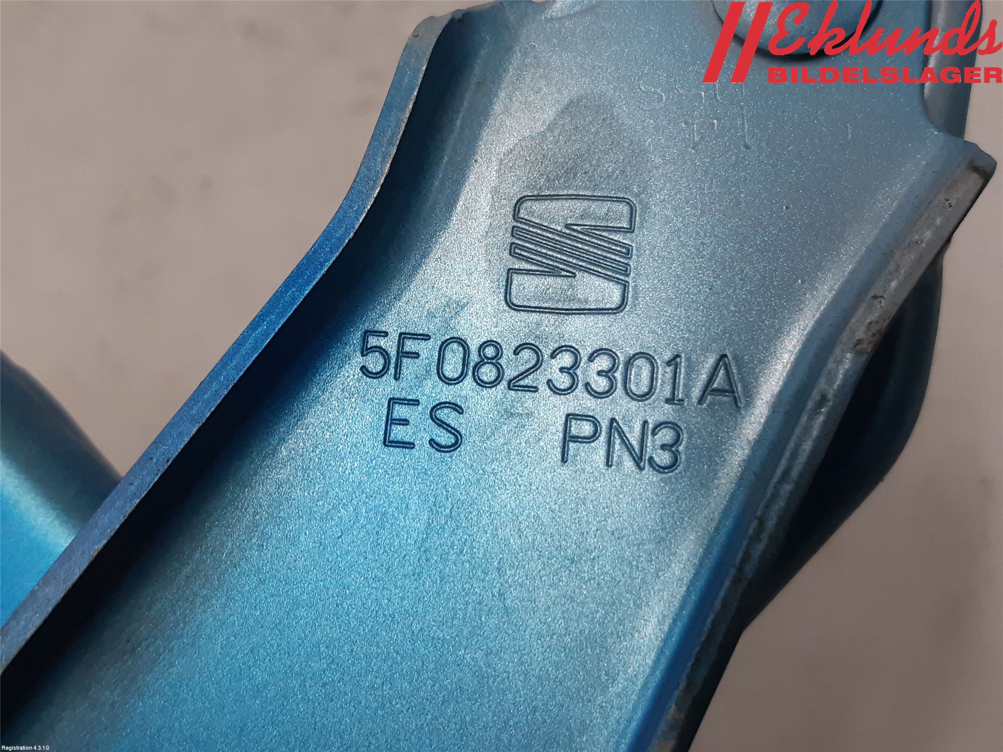 Seat LEON 13-20 Huvgångjärn