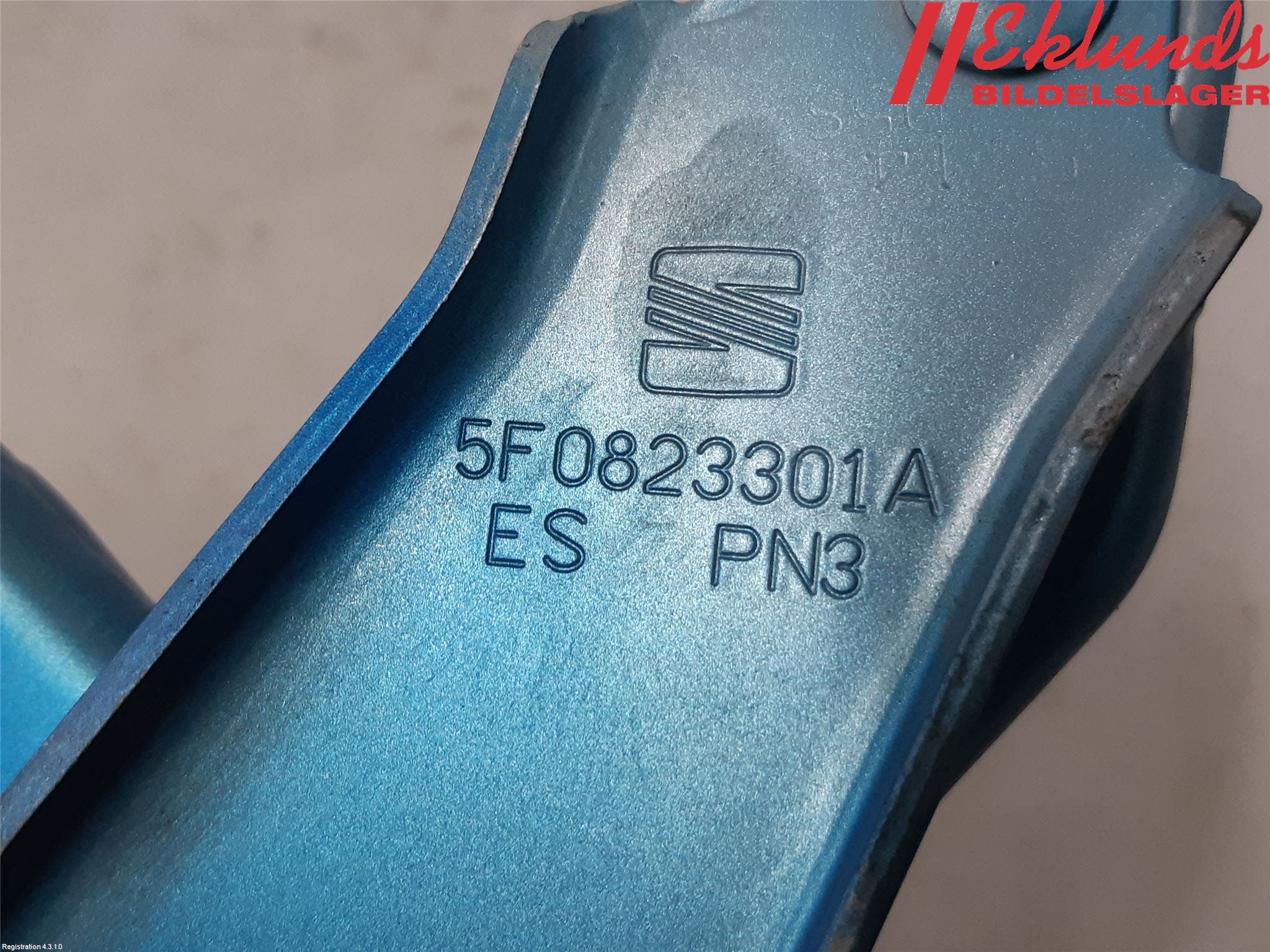 Seat LEON 13-20 Huvgångjärn