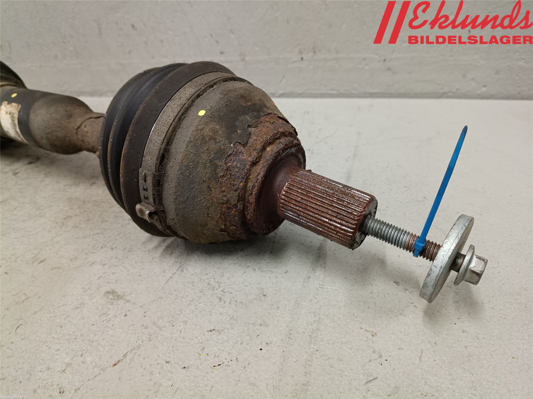 Volvo XC70 08-13 Drivaxel Fram Höger