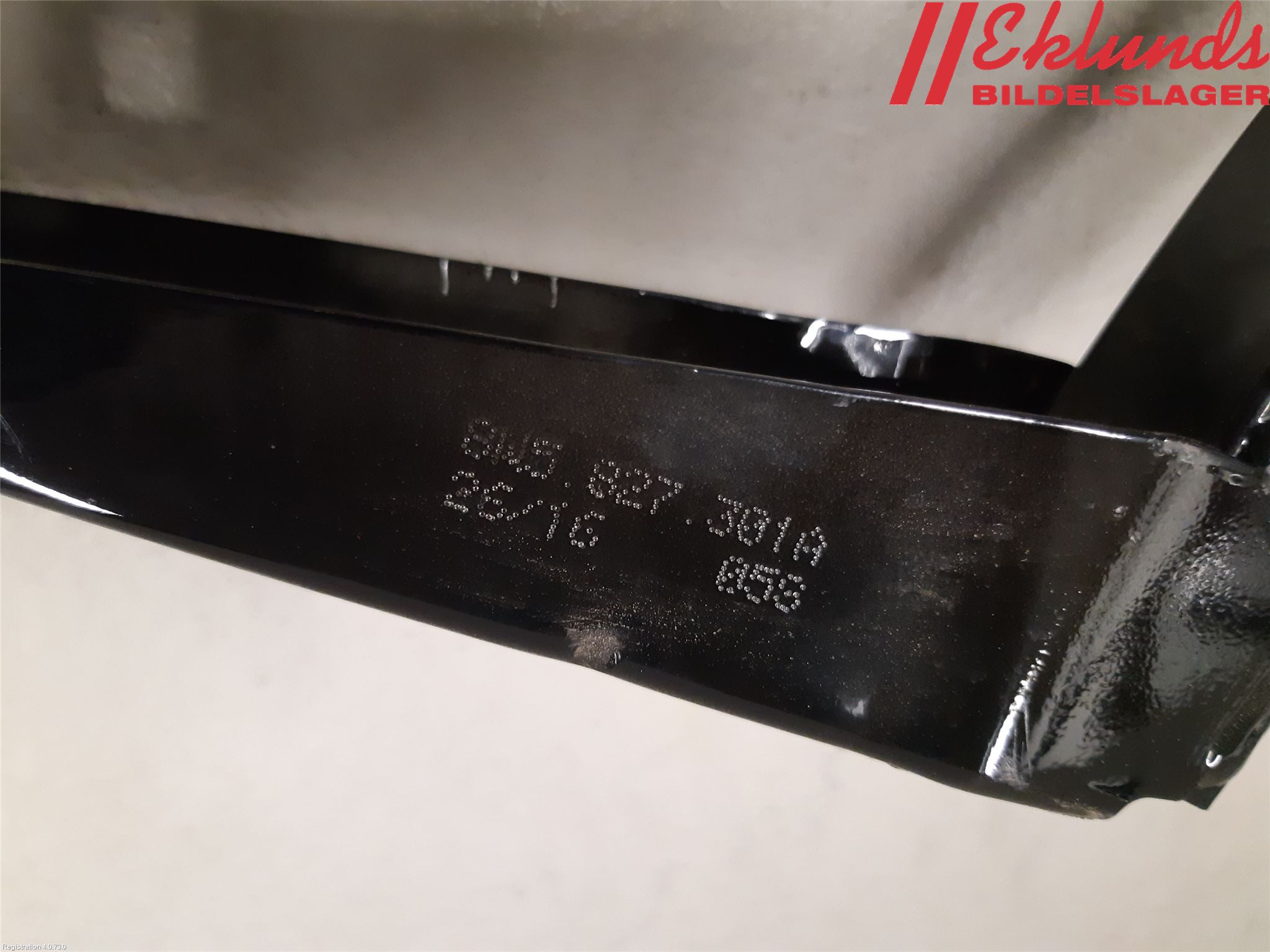 Audi A4/S4 B9 16-19 Bakluckegångjärn Vä