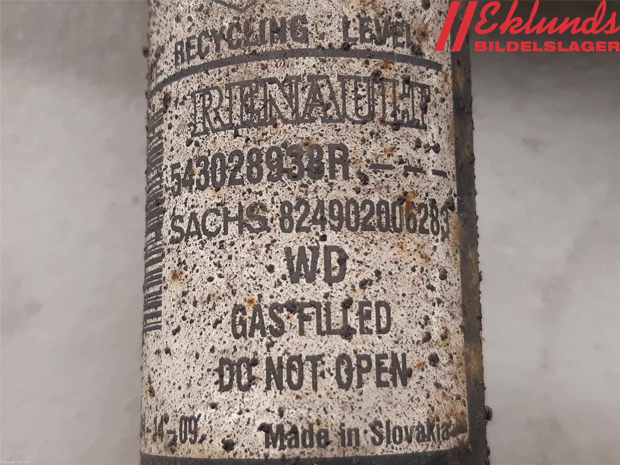 Dacia DOKKER 13- Fjäderben Fram Vänster