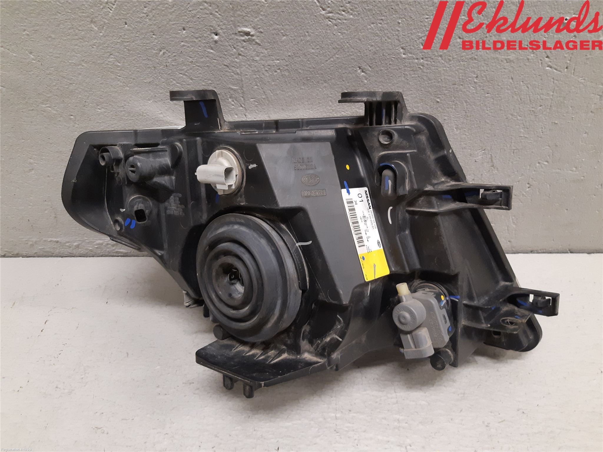 Nissan NAVARA 05-16 Strålkastare Vänster