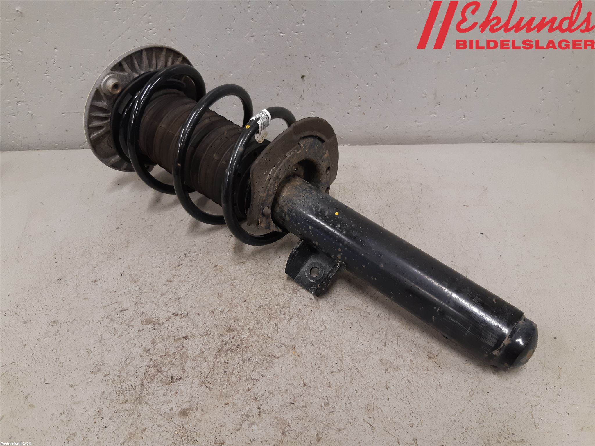 BMW 3 F30/F31/F80 12-19 Fjäderben Fram Höger
