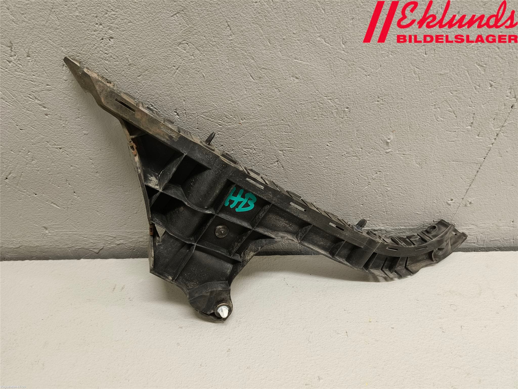 Volvo V70 08-13 Stötfångarfäste Bak Hö