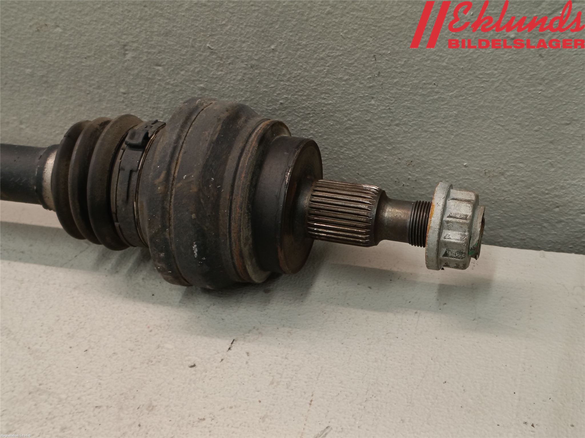 Mercedes-Benz MB ML/GLE-KLASS (W166) 12-18 Drivaxel Bak Höger