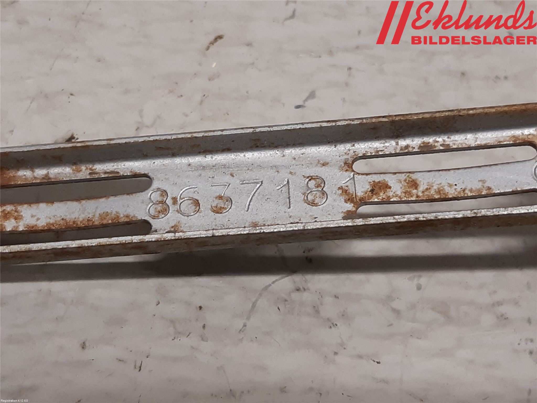 Volvo XC90 07-14 Strålkast Fästsarg