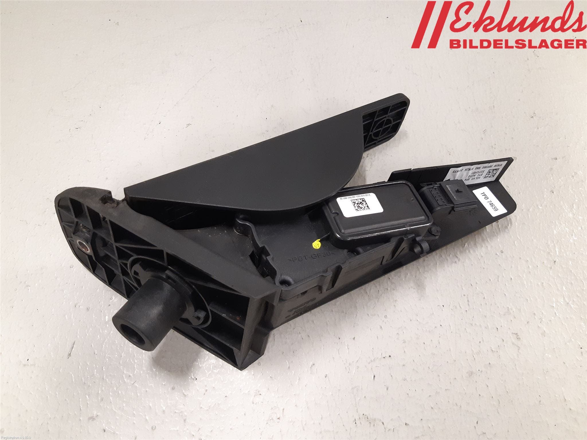 Volvo V90 17->> Gaspedal