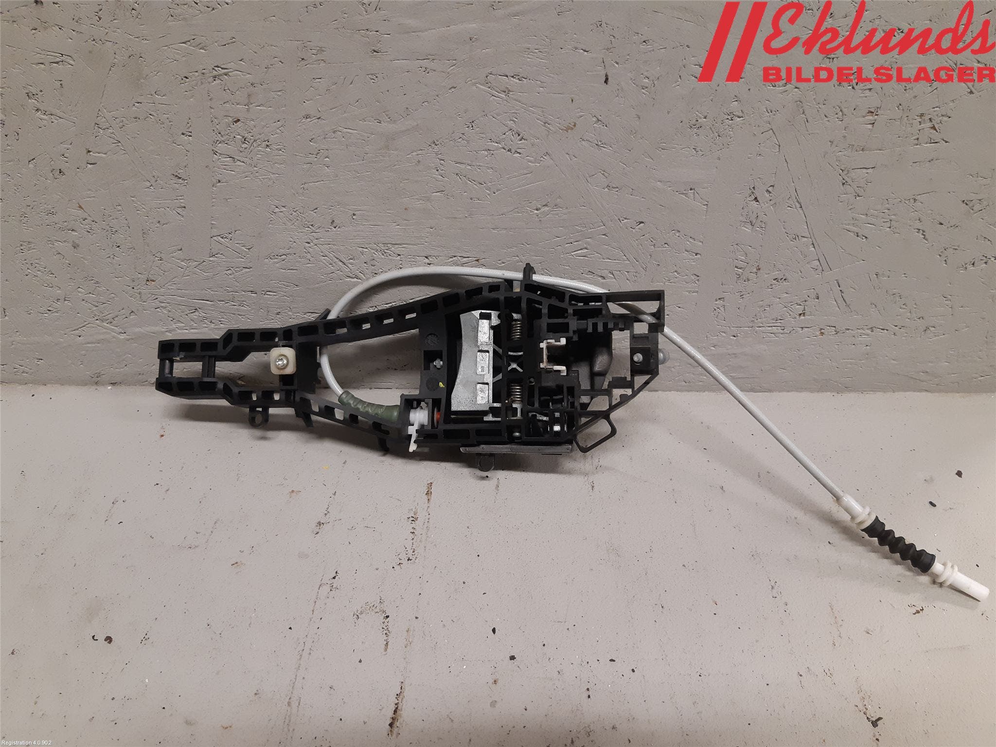 BMW 3 F30/F31/F80 12-19 Dörrhandtag Yttre Vä