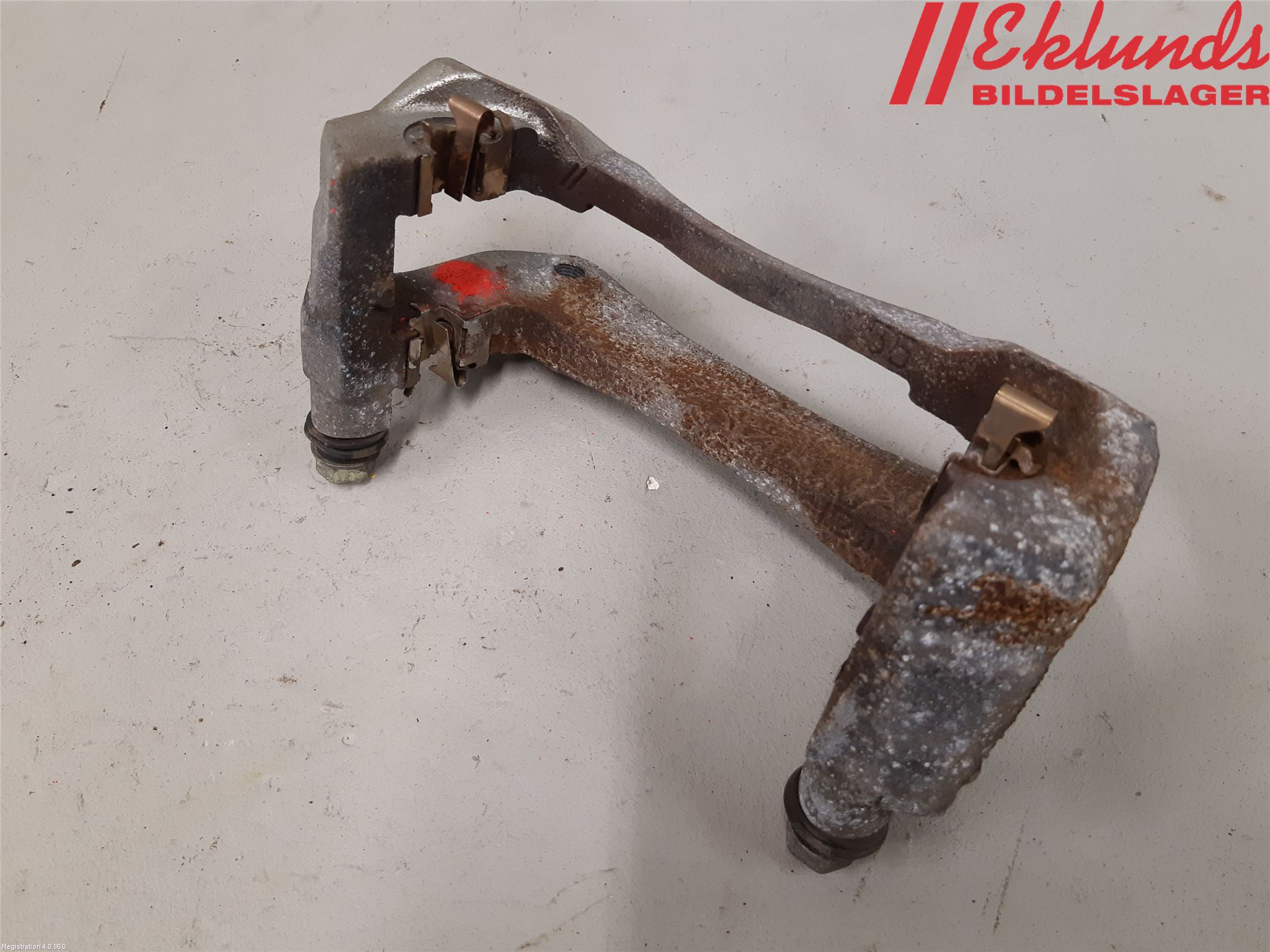 Toyota RAV4 19- Bromsokshållare