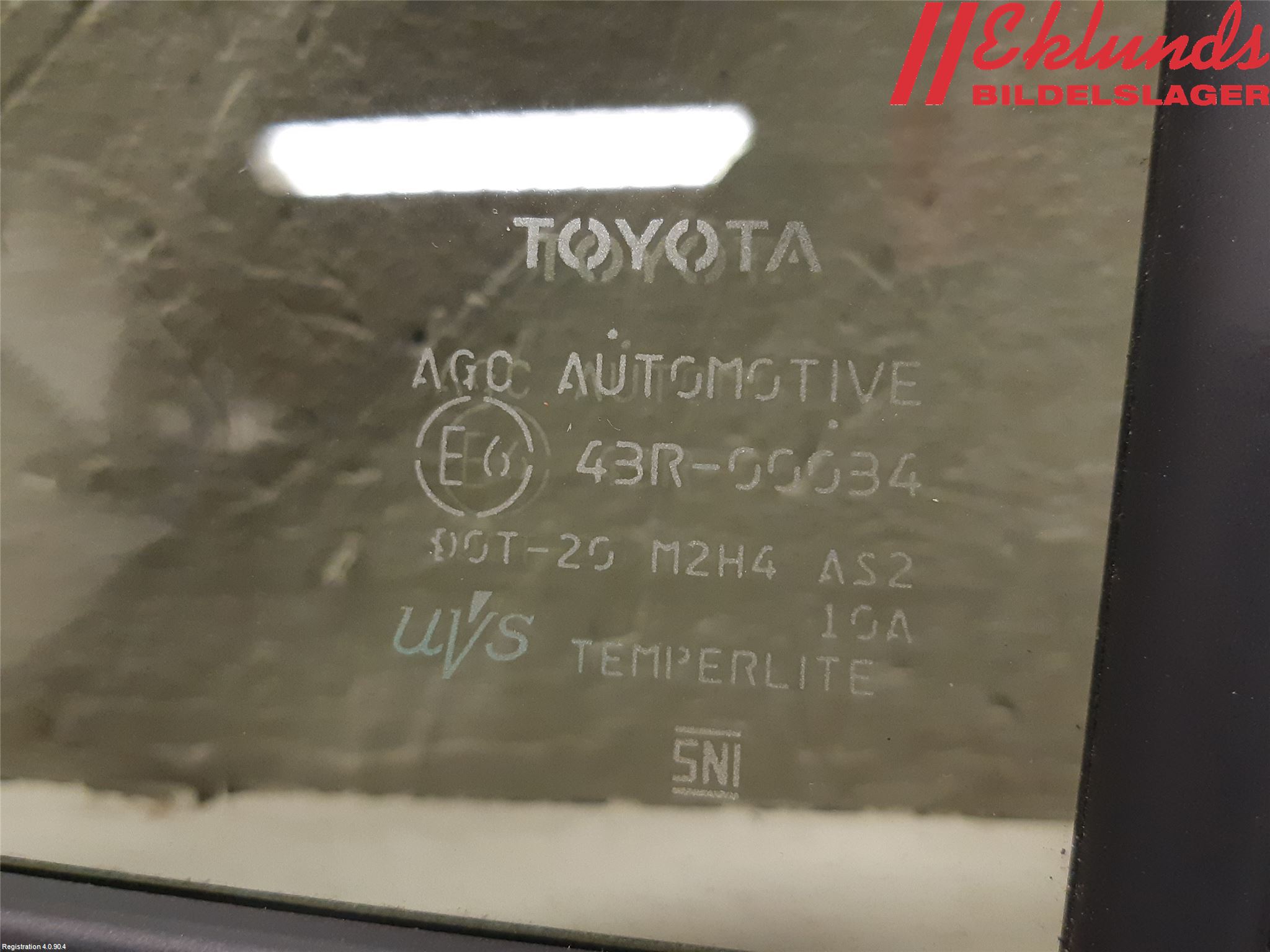 Toyota RAV4 19- Dörruta Fram Lilla Hö