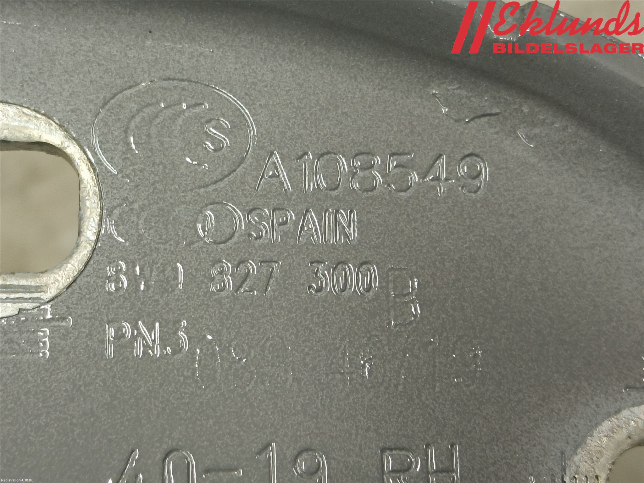 Audi A4/S4 B9 20- Bakluckegångjärn Hö