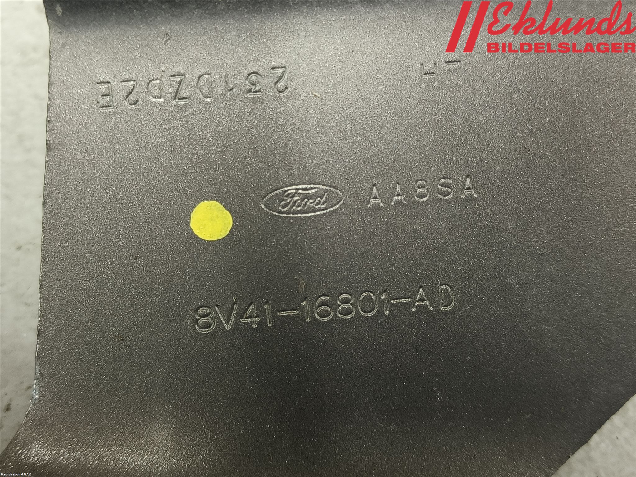 Ford KUGA 08-12 Huvgångjärn