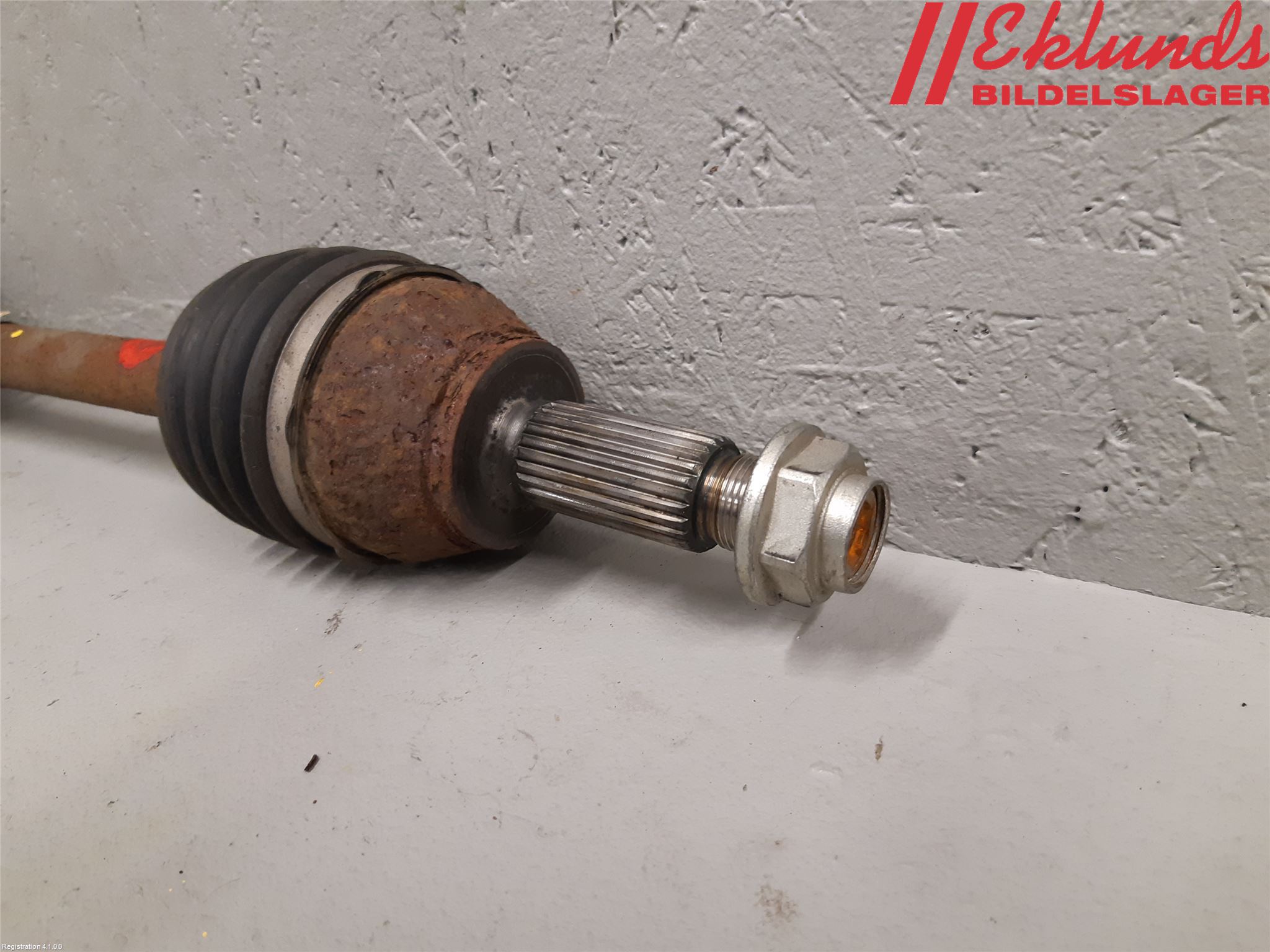 Ford FIESTA 13-17 Drivaxel Fram Vänster