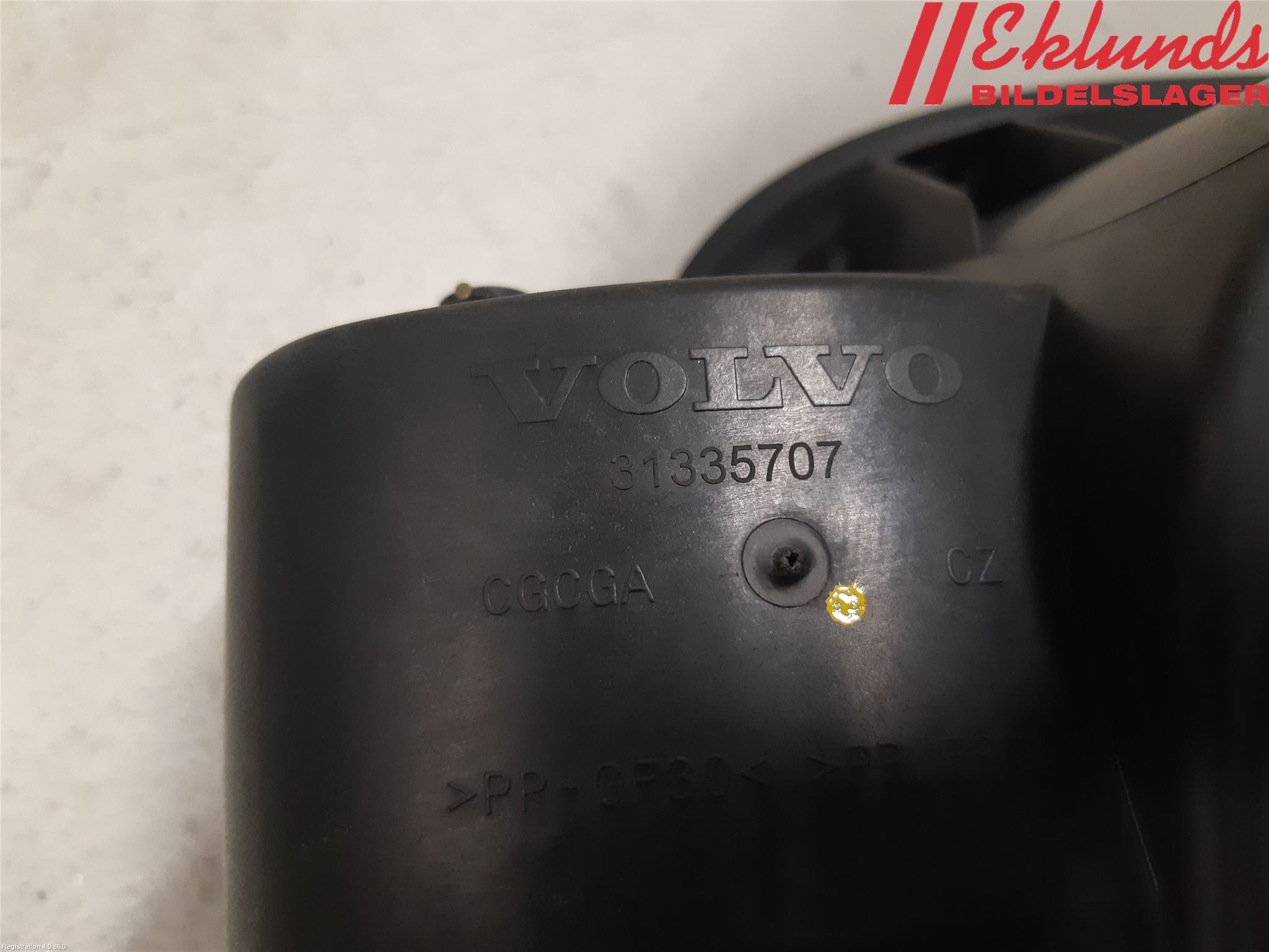 Volvo S60 11-13 Tanklucka