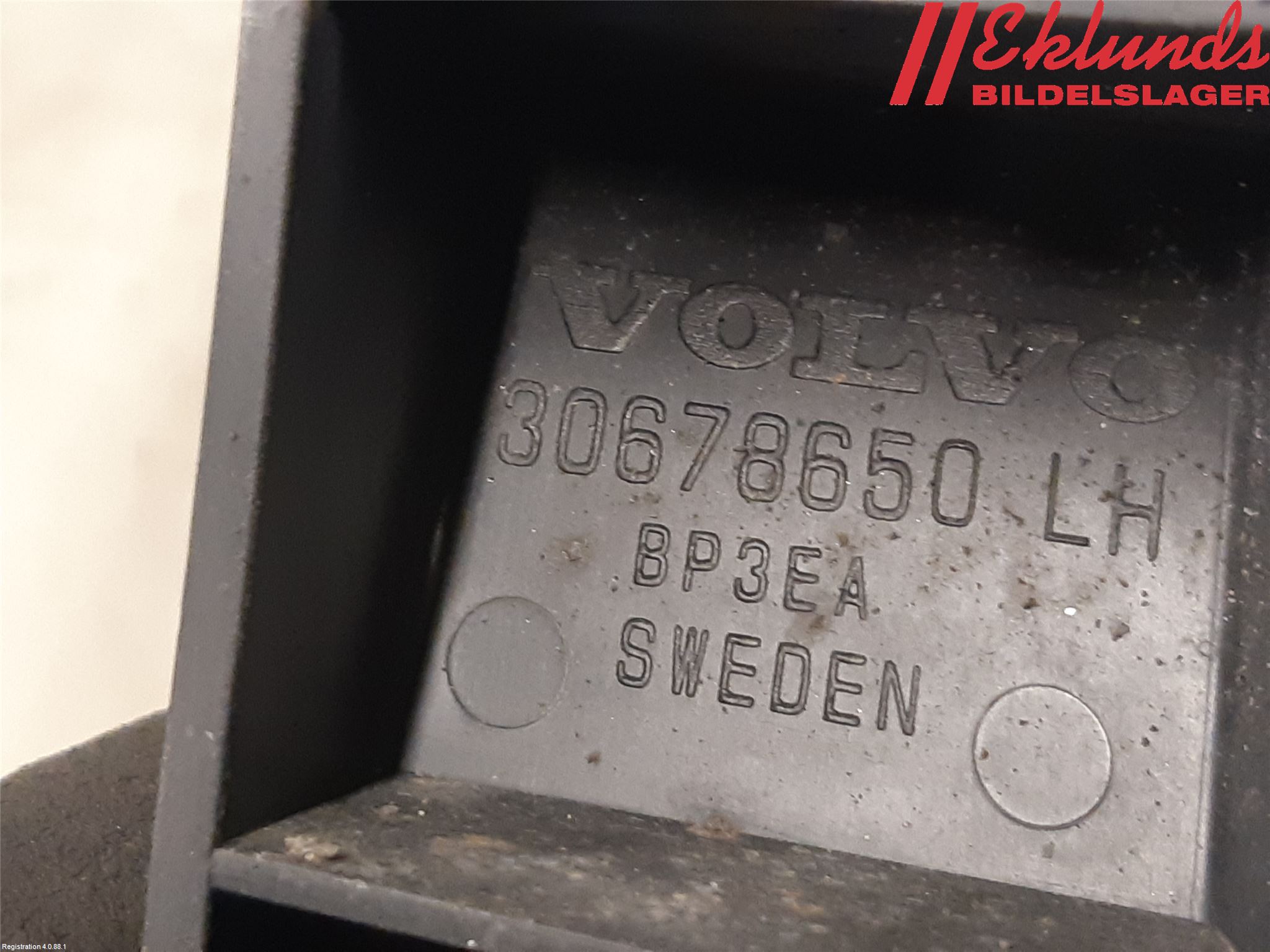 Volvo V70 08-13 Stötfångarfäste Bak Vä