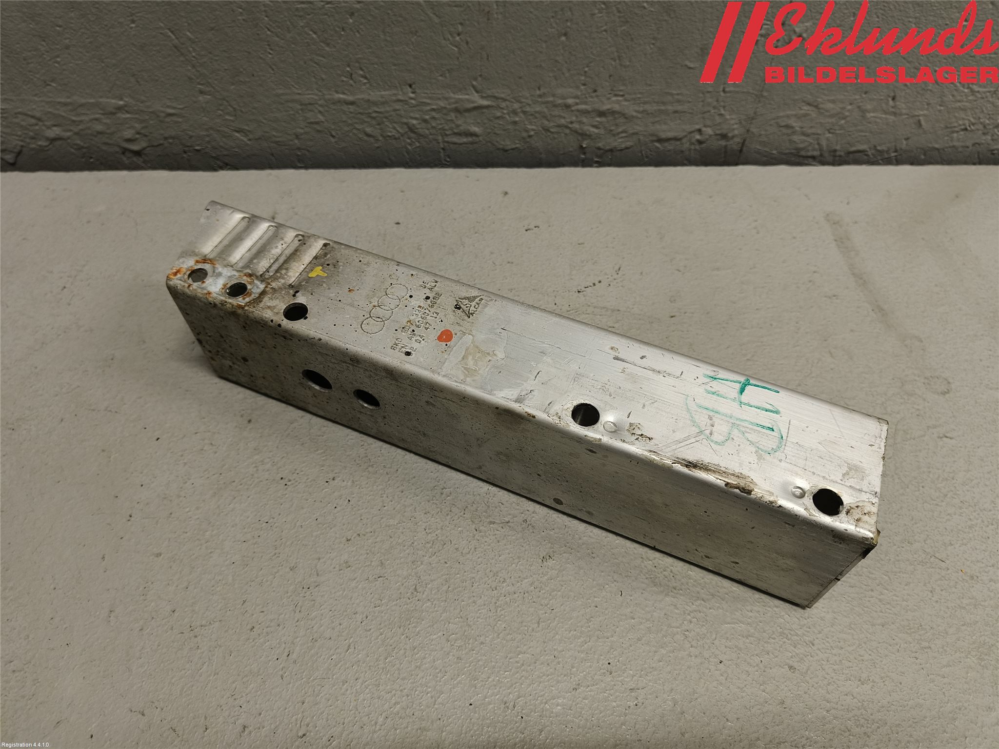 Audi A4 12-15 Stötfångarbärjärn Bak