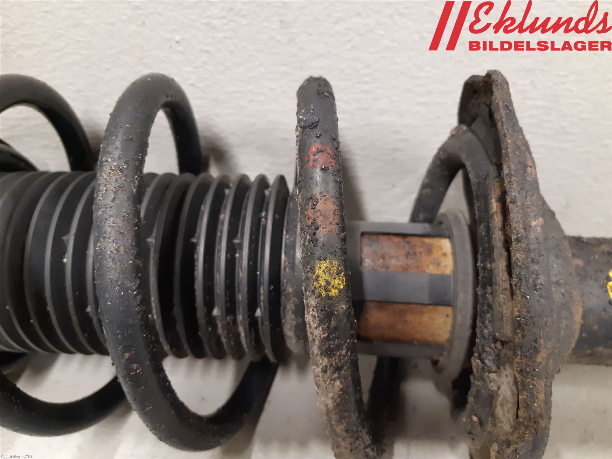 Volkswagen VW PASSAT 15-19 Fjäderben Fram Vänster