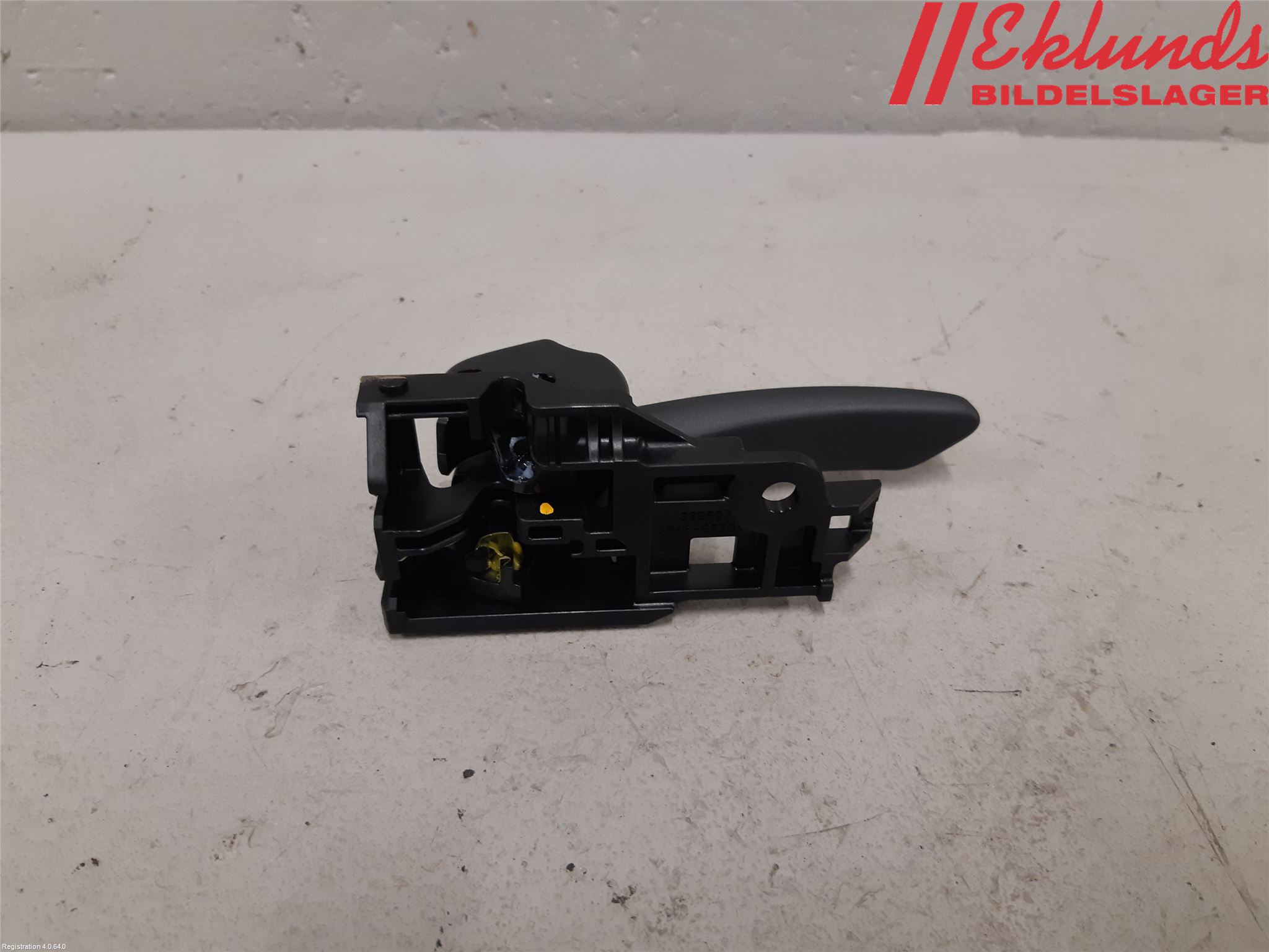 Toyota RAV4 19- Dörrhandtag Inre Hö