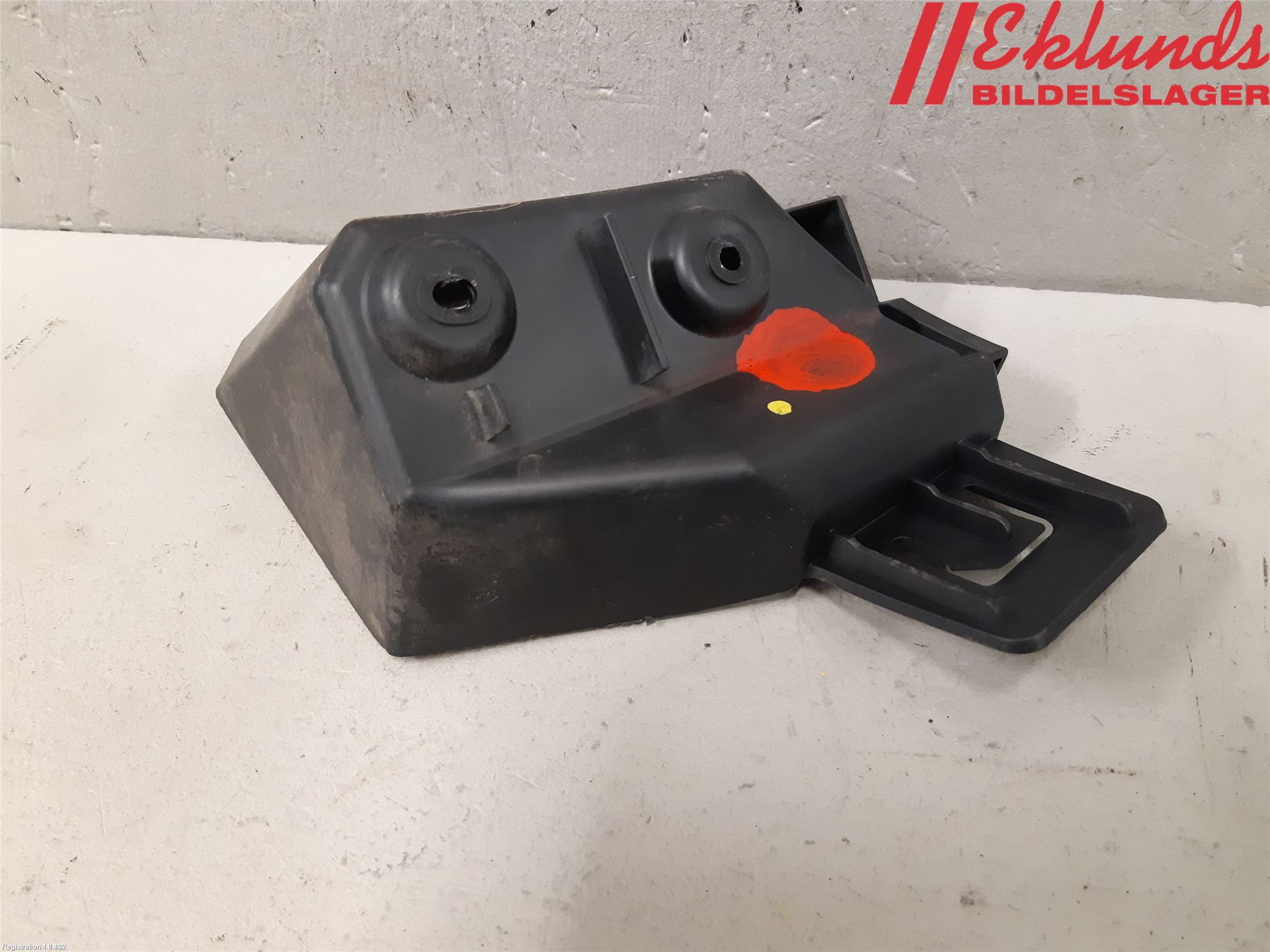 Ford FOCUS 11-14 Stötfångarfäste Bak Vä