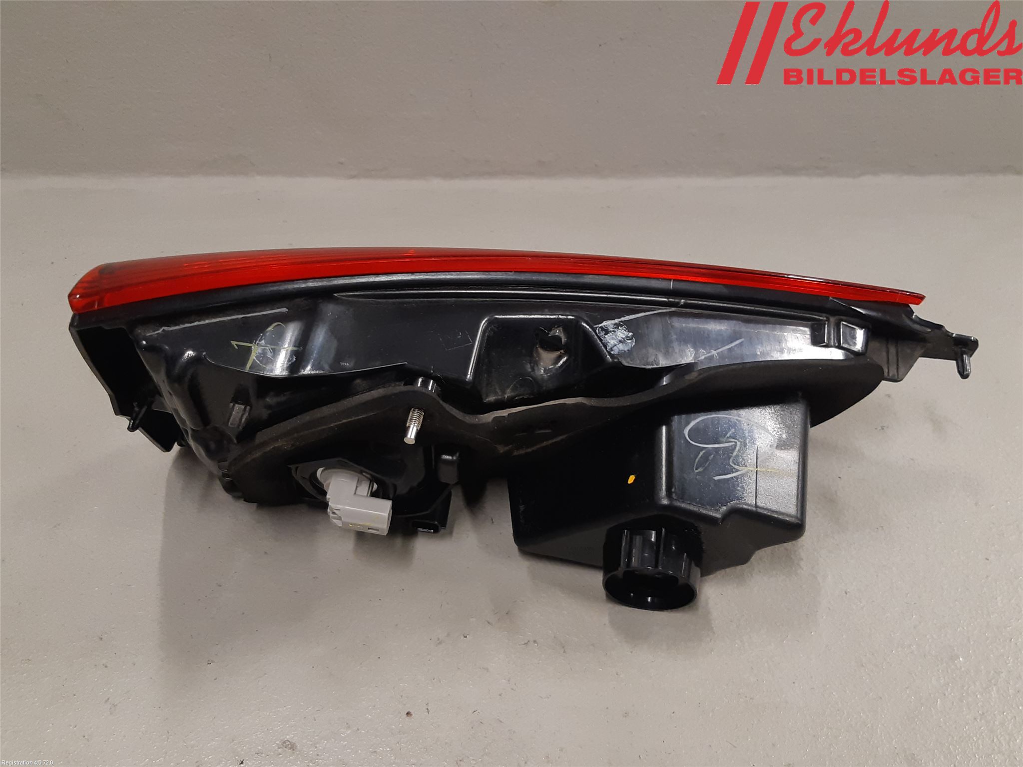 Nissan QASHQAI 14-17 Bakljus Lucka Hö