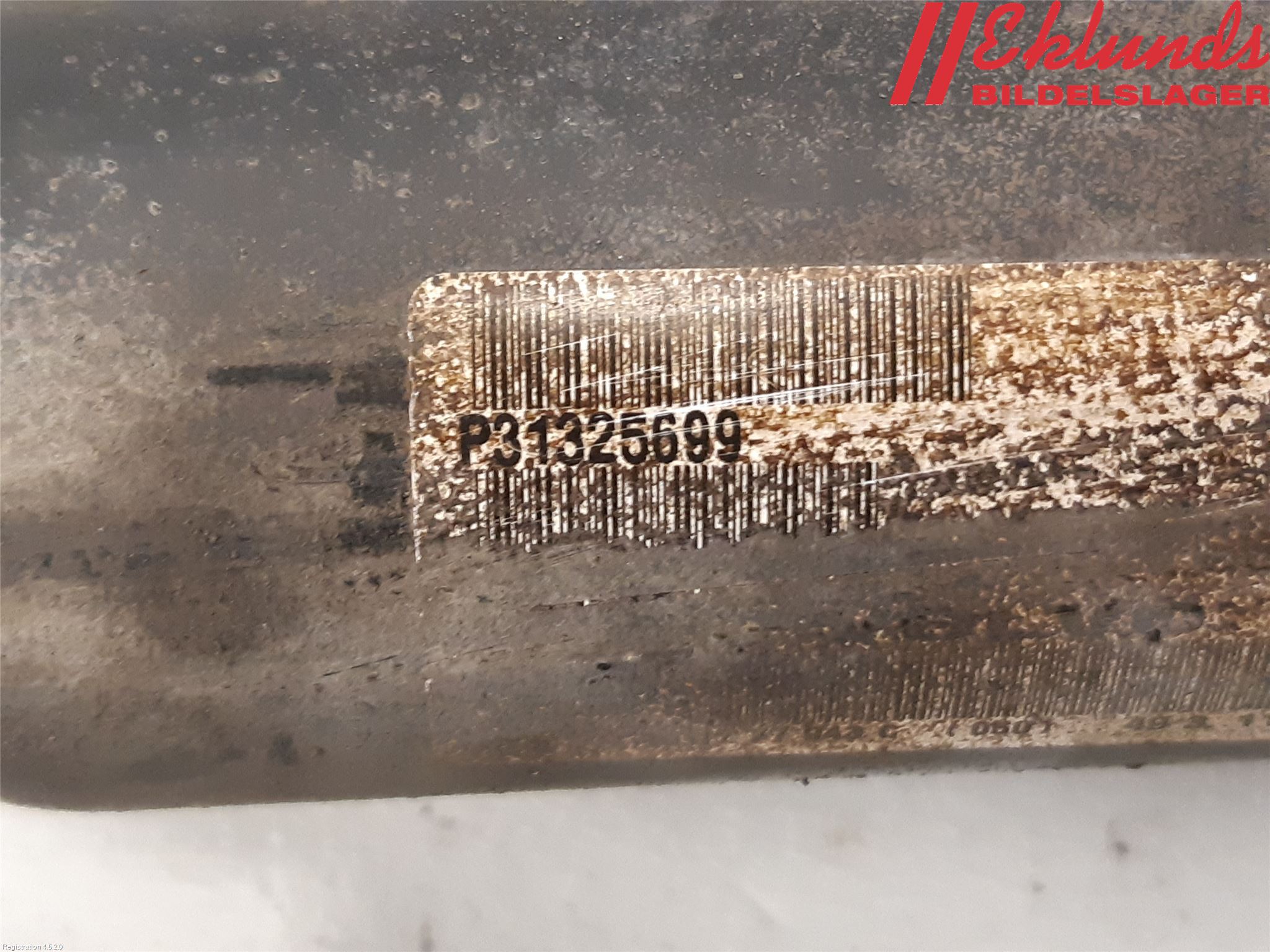Volvo V60 CROSS COUNTRY 16-18 Drivaxel Fram Vänster