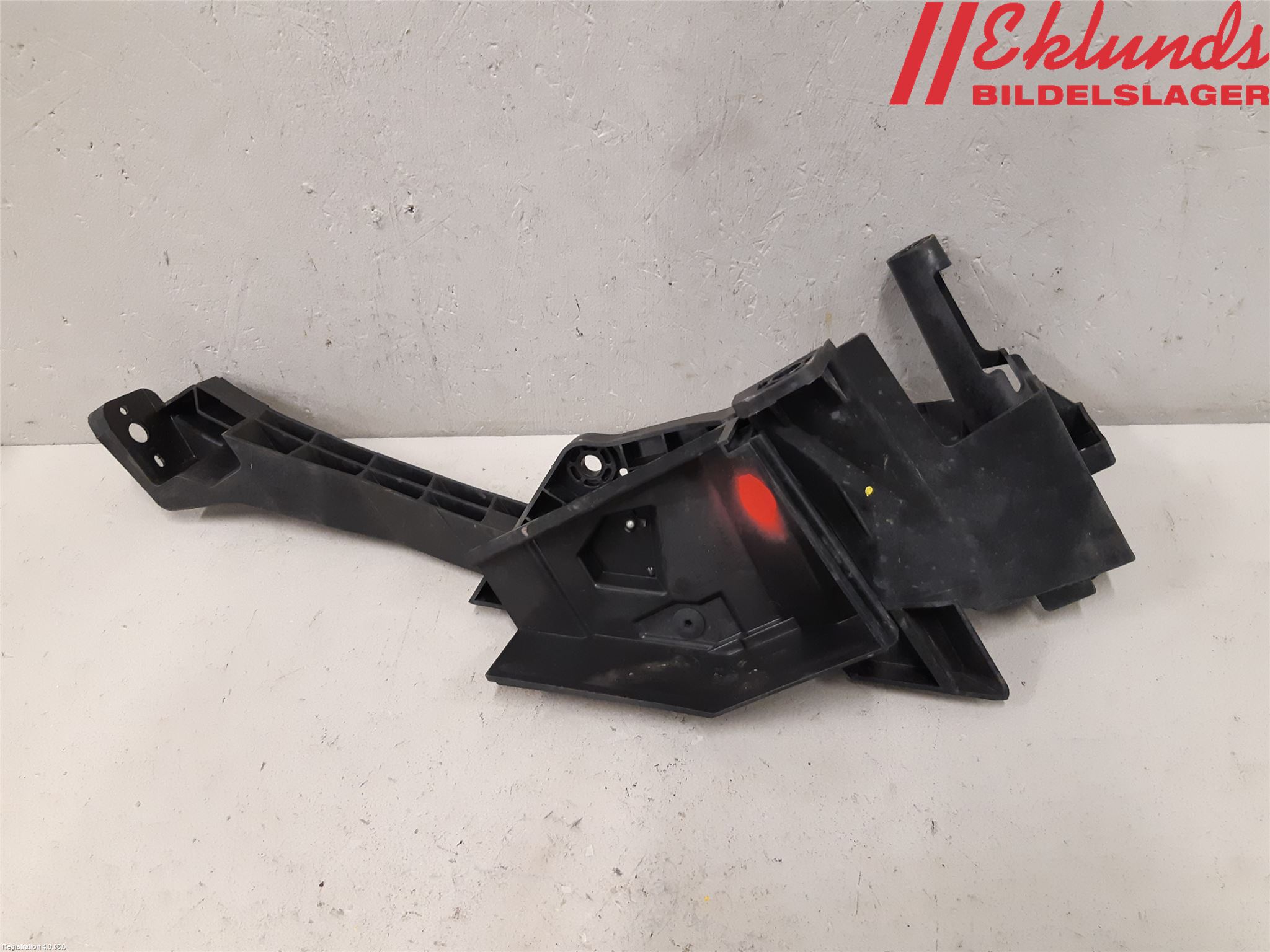 Honda CR-V 13-18 Strålkast Fästsarg