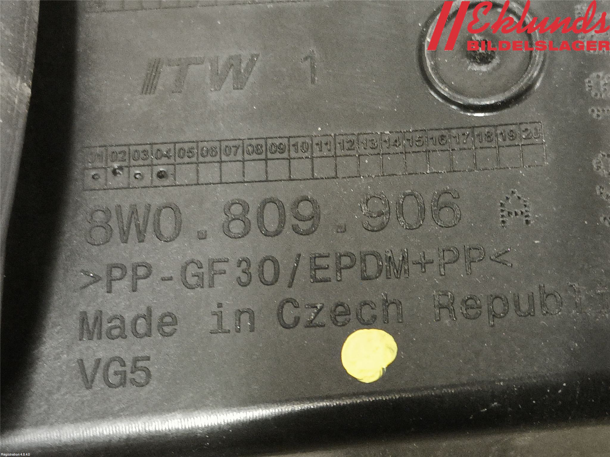 Audi A4/S4 B9 16-19 Tanklucka