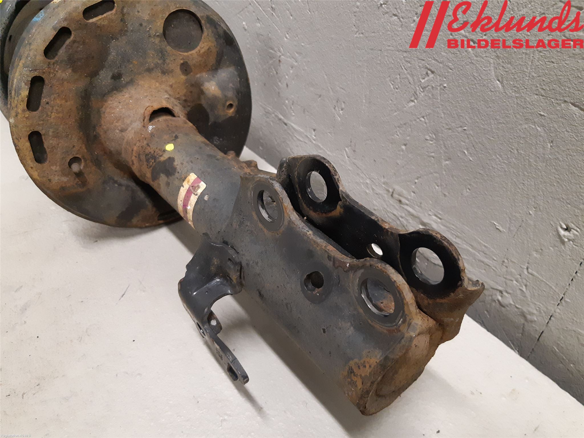 Toyota AURIS 13-19 Fjäderben Fram Höger