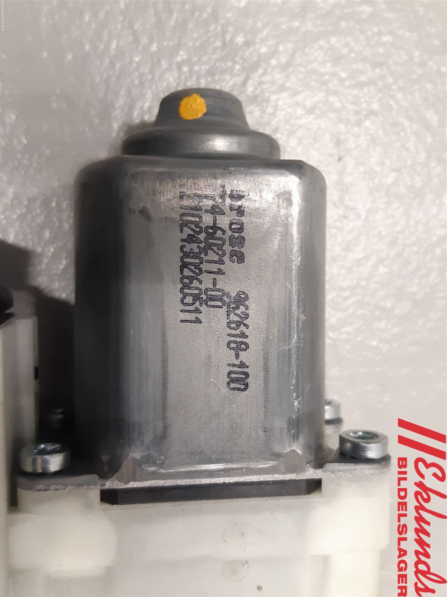 Volkswagen VW PASSAT 11-14 Fönsterhissmotor