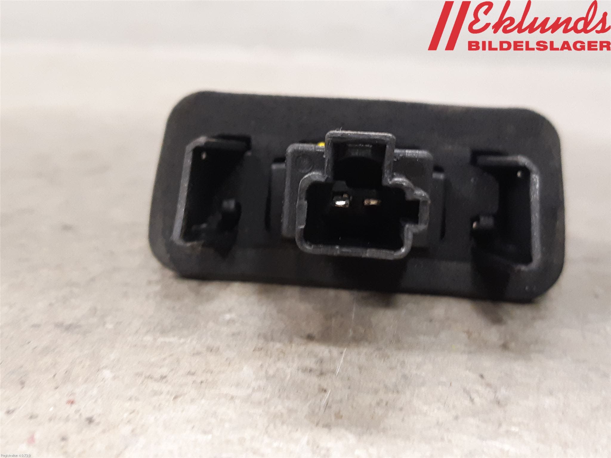 Toyota YARIS XP130 15-20 Skylt Belysning