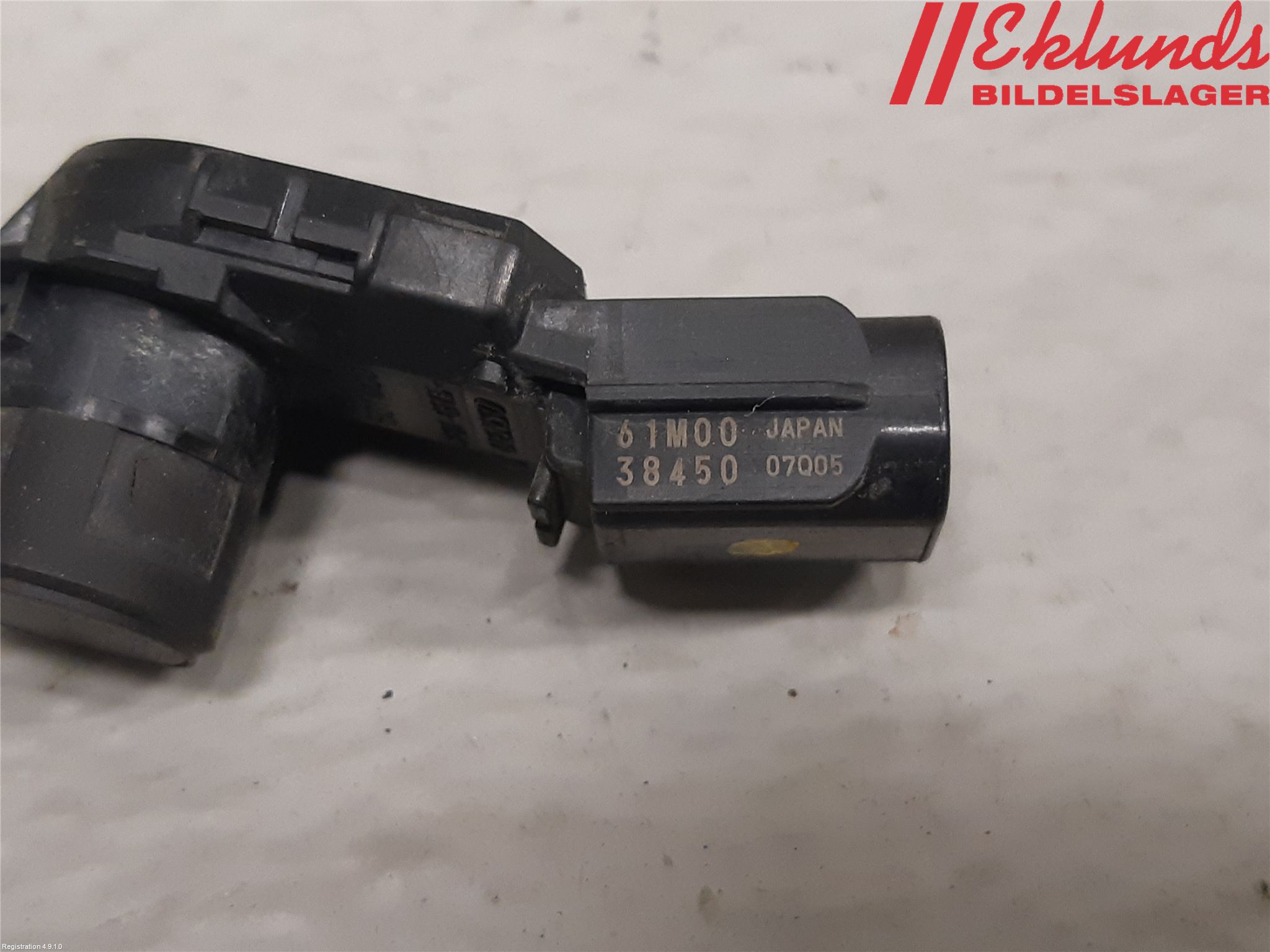 Suzuki SX4 S-CROSS 14-21 Parkeringshjälp Frontsensor